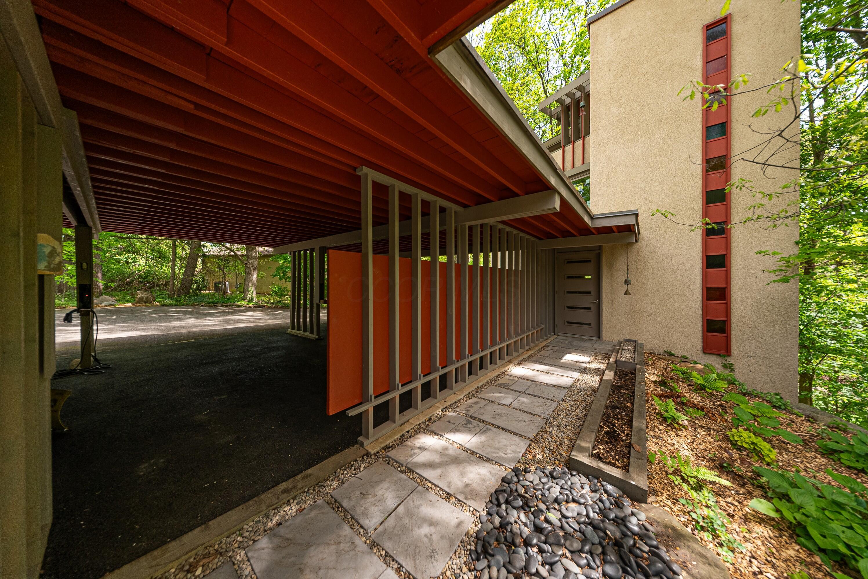 7495 E Broad Street Property Photo 10