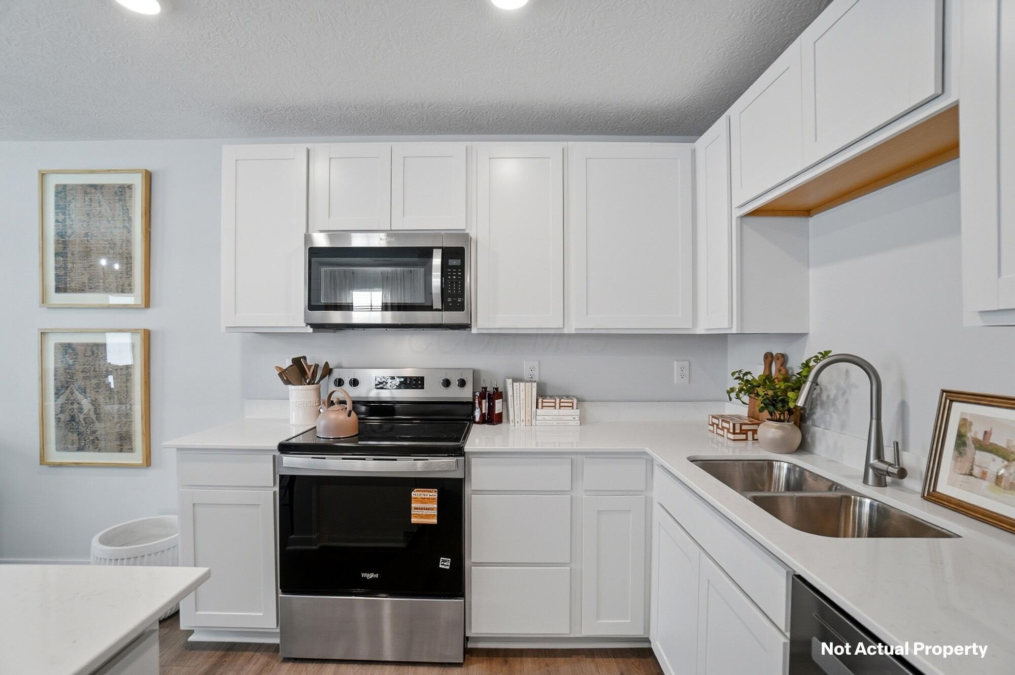 6382 Silver Canoe Way Property Photo 8