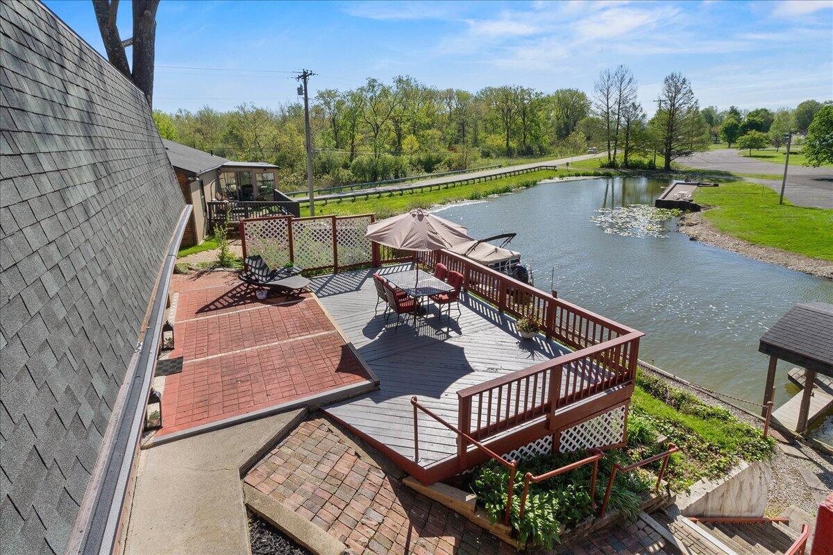8095 Blue Heron Cv Property Photo 1