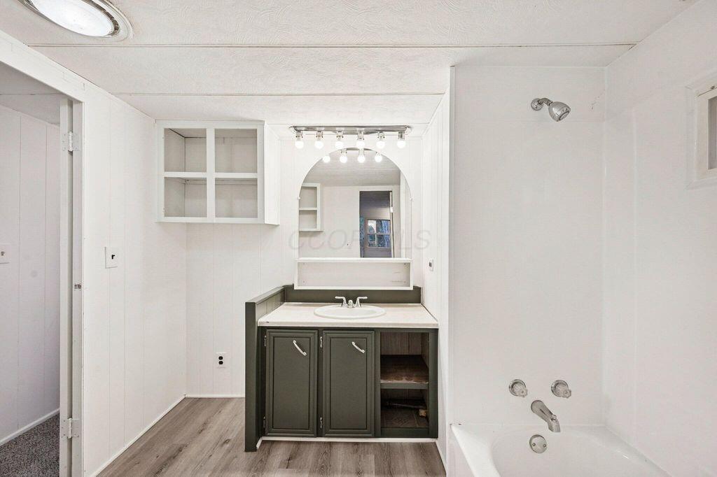 99 Hampton Ln Property Photo 15