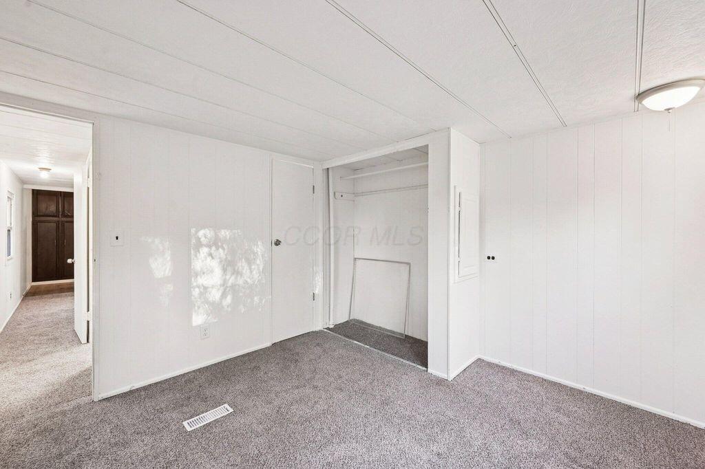 99 Hampton Ln Property Photo 20