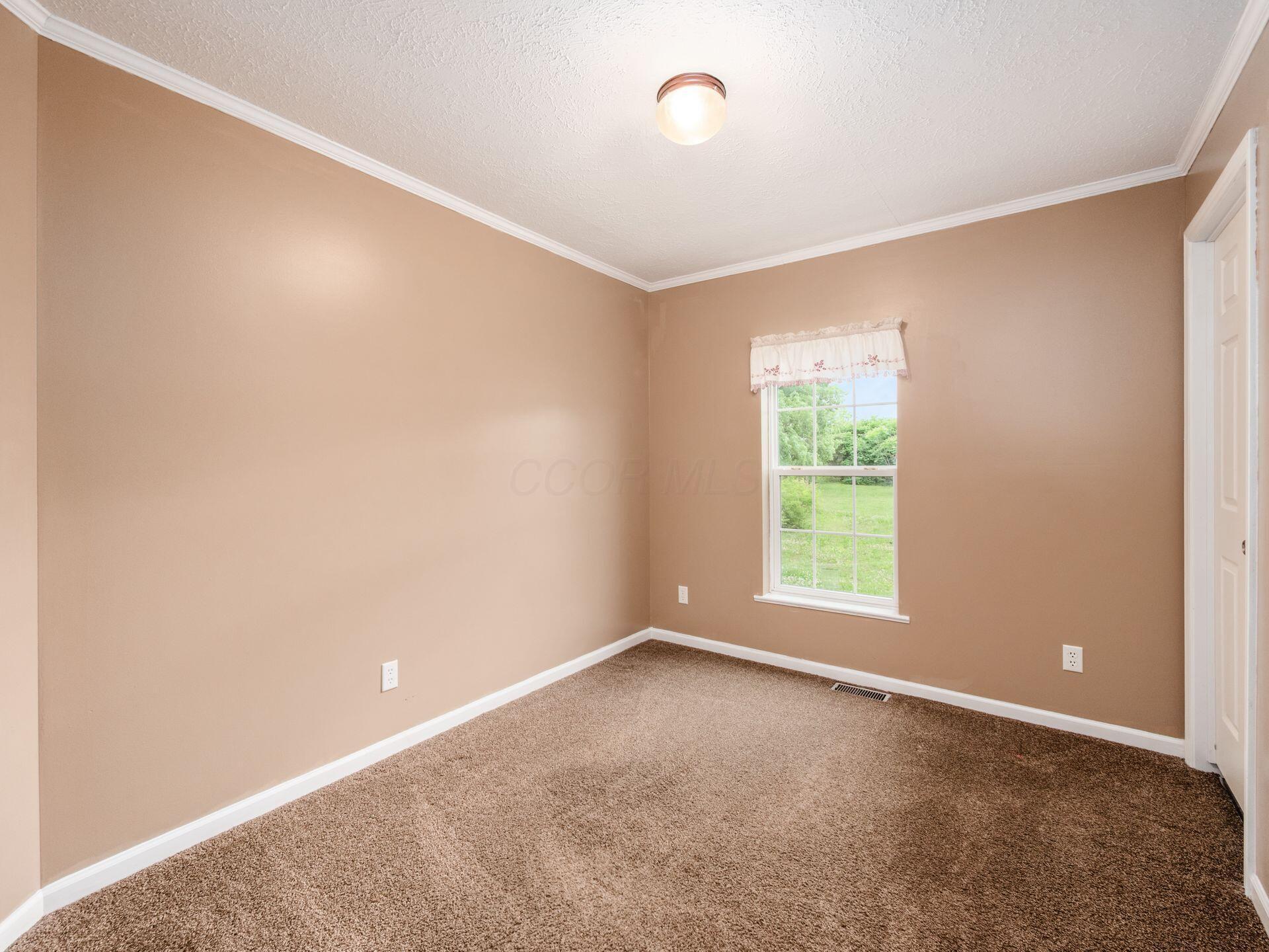 9 Tomahawk Circle Property Photo 16