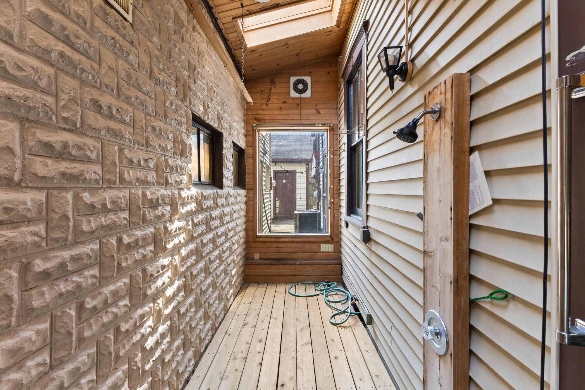 315 E Sycamore Street Property Photo 21