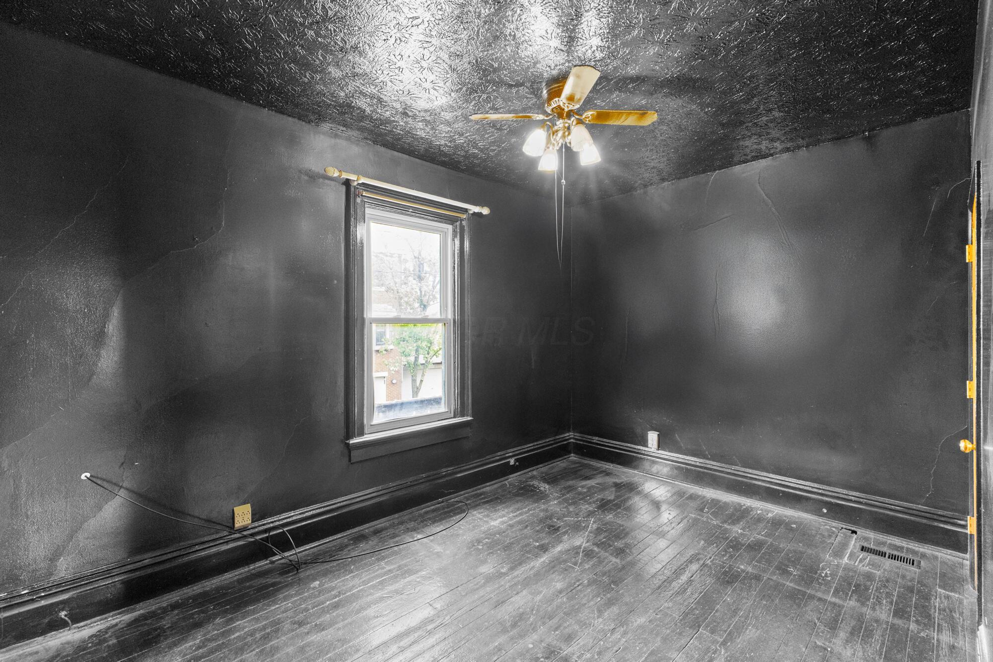 315 E Sycamore Street Property Photo 32