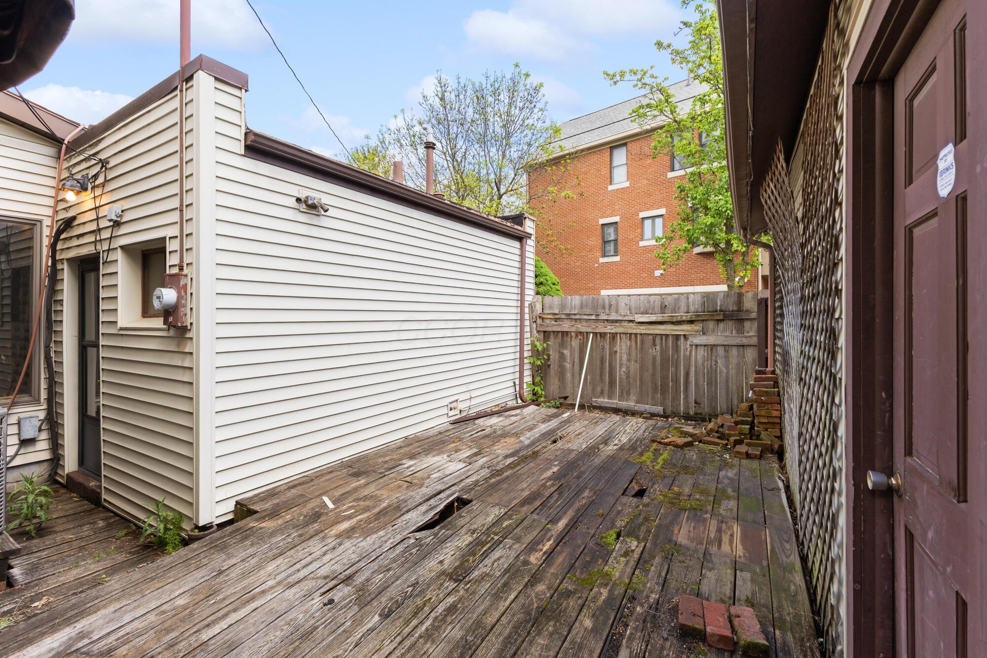 315 E Sycamore Street Property Photo 42