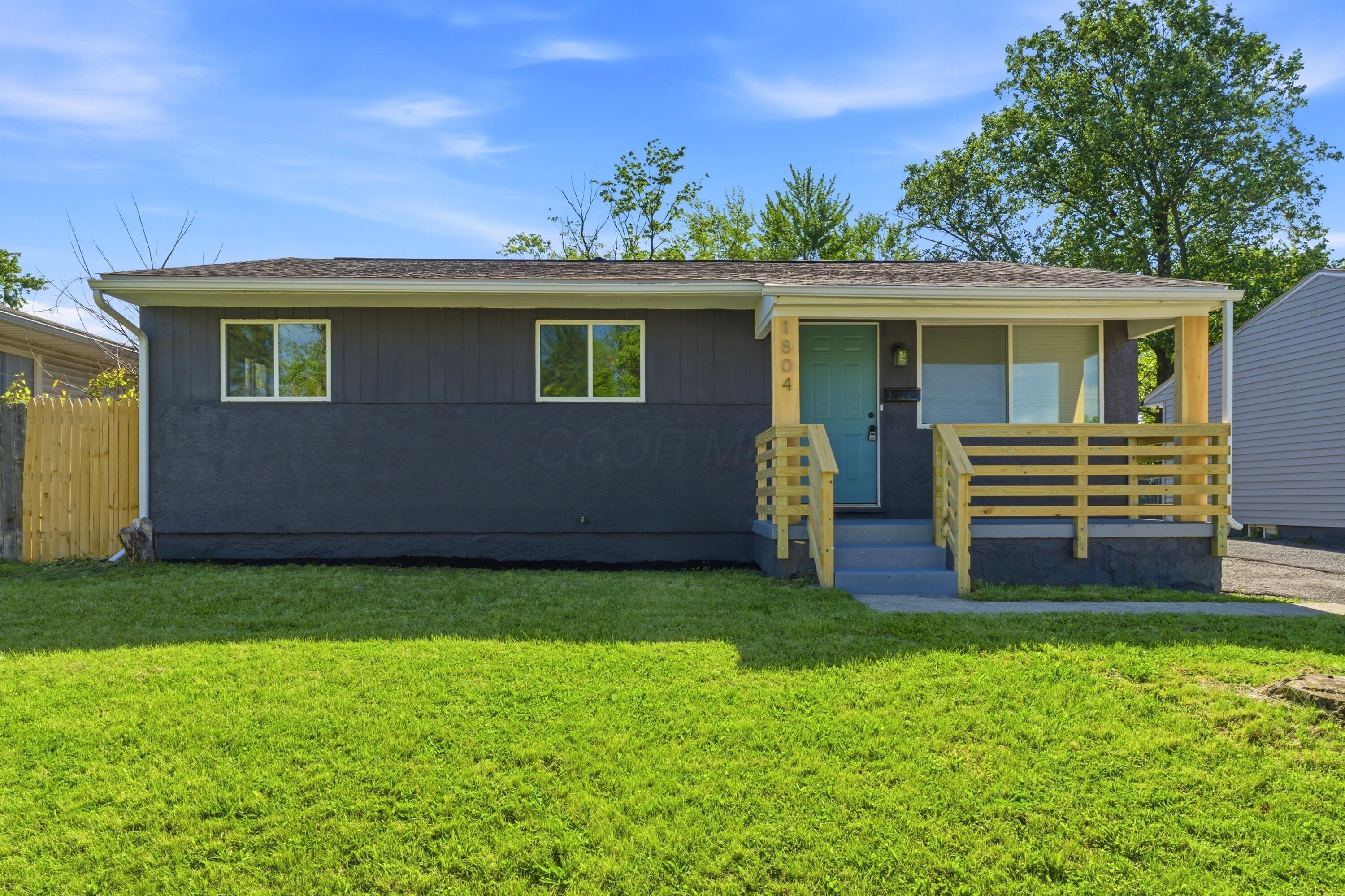 1804 Kelton Avenue Property Photo 1