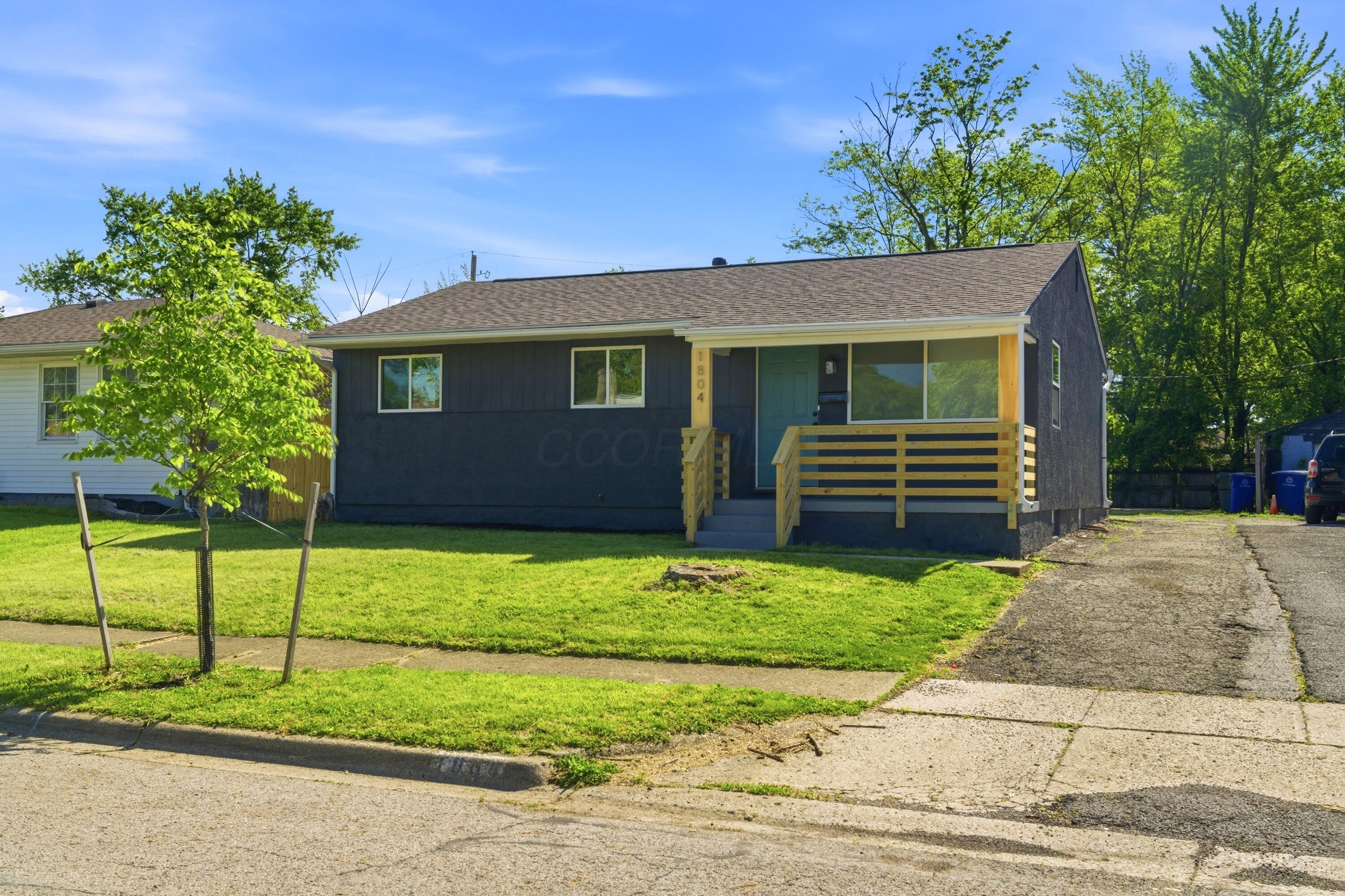 1804 Kelton Avenue Property Photo 2