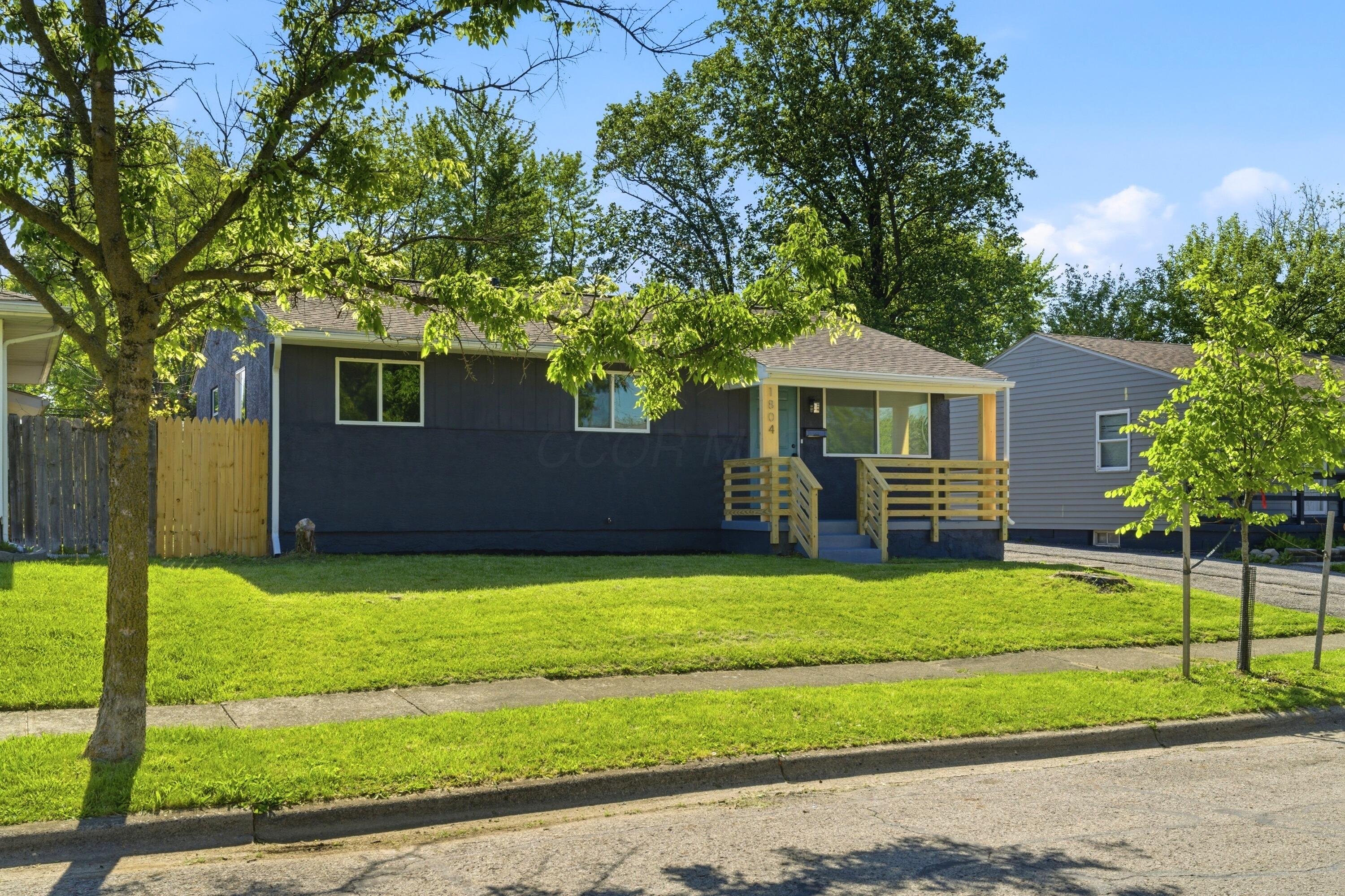 1804 Kelton Avenue Property Photo 4