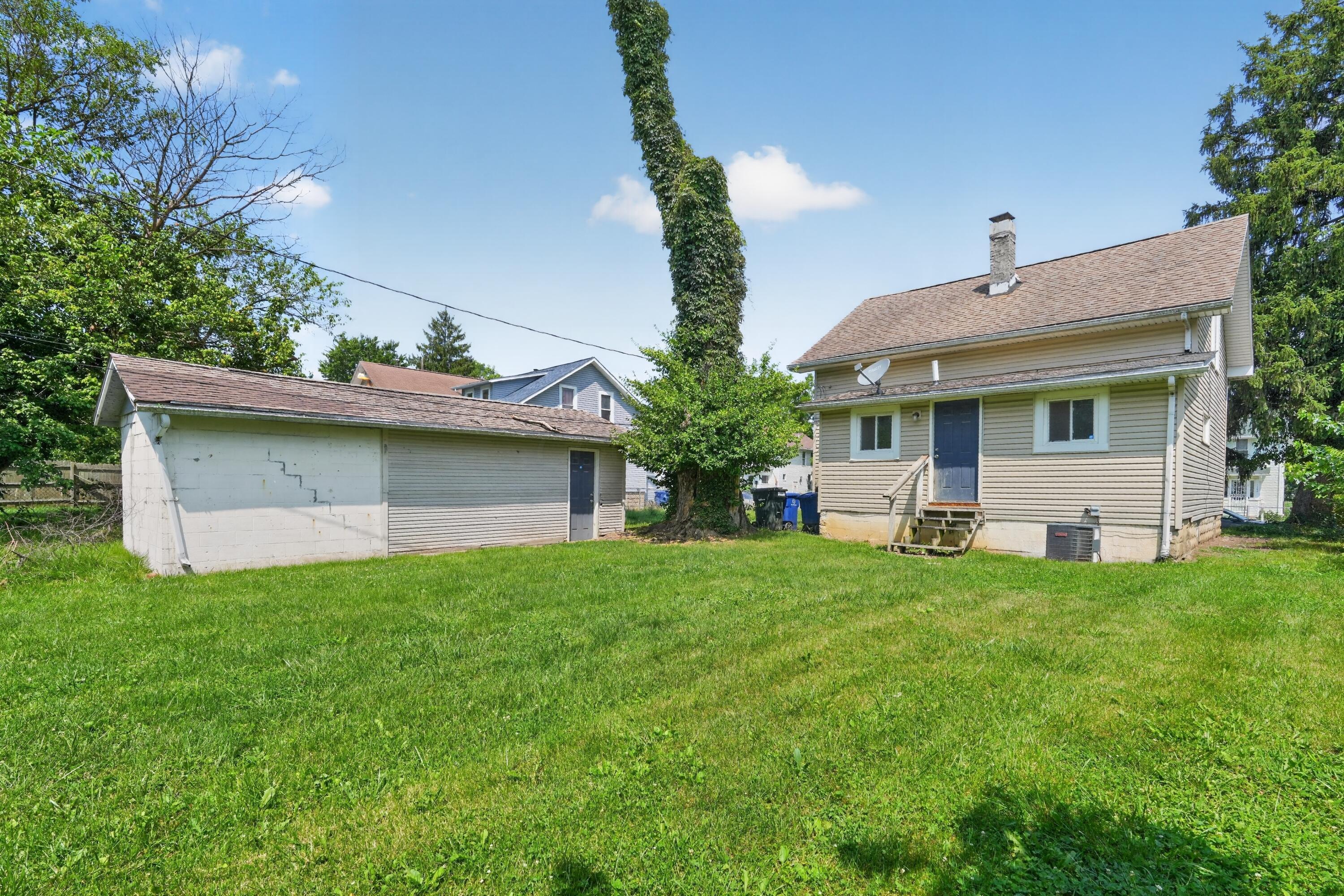 1951 Aberdeen Avenue Property Photo 3