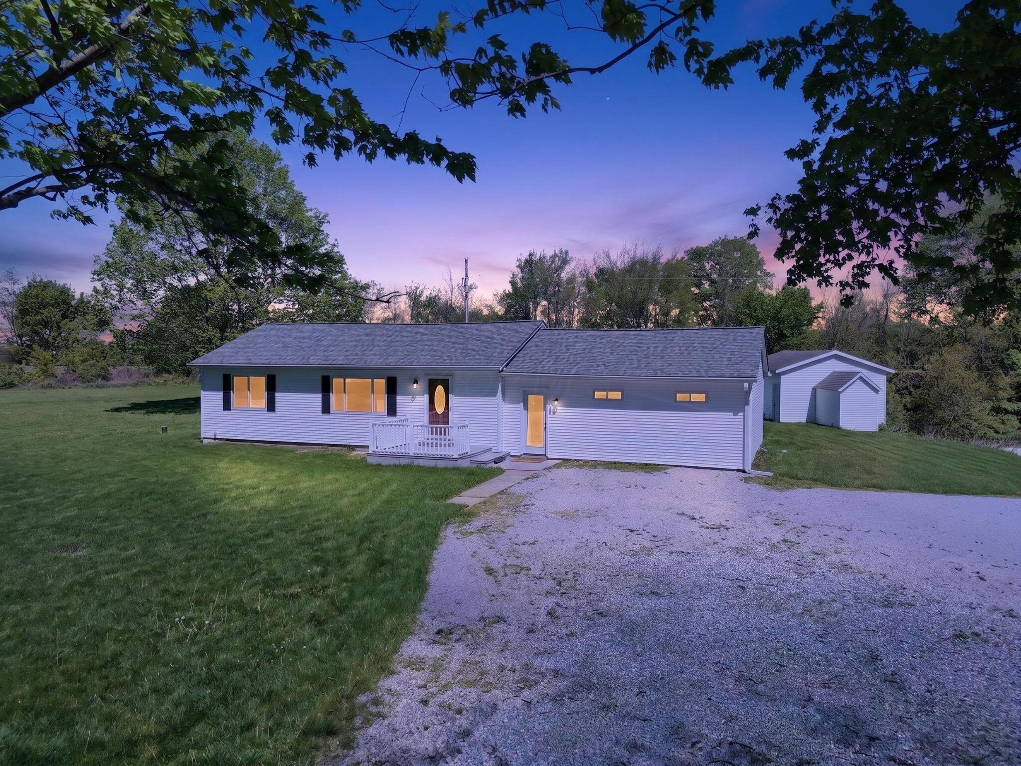 5356 Harding Highway E Property Photo 1