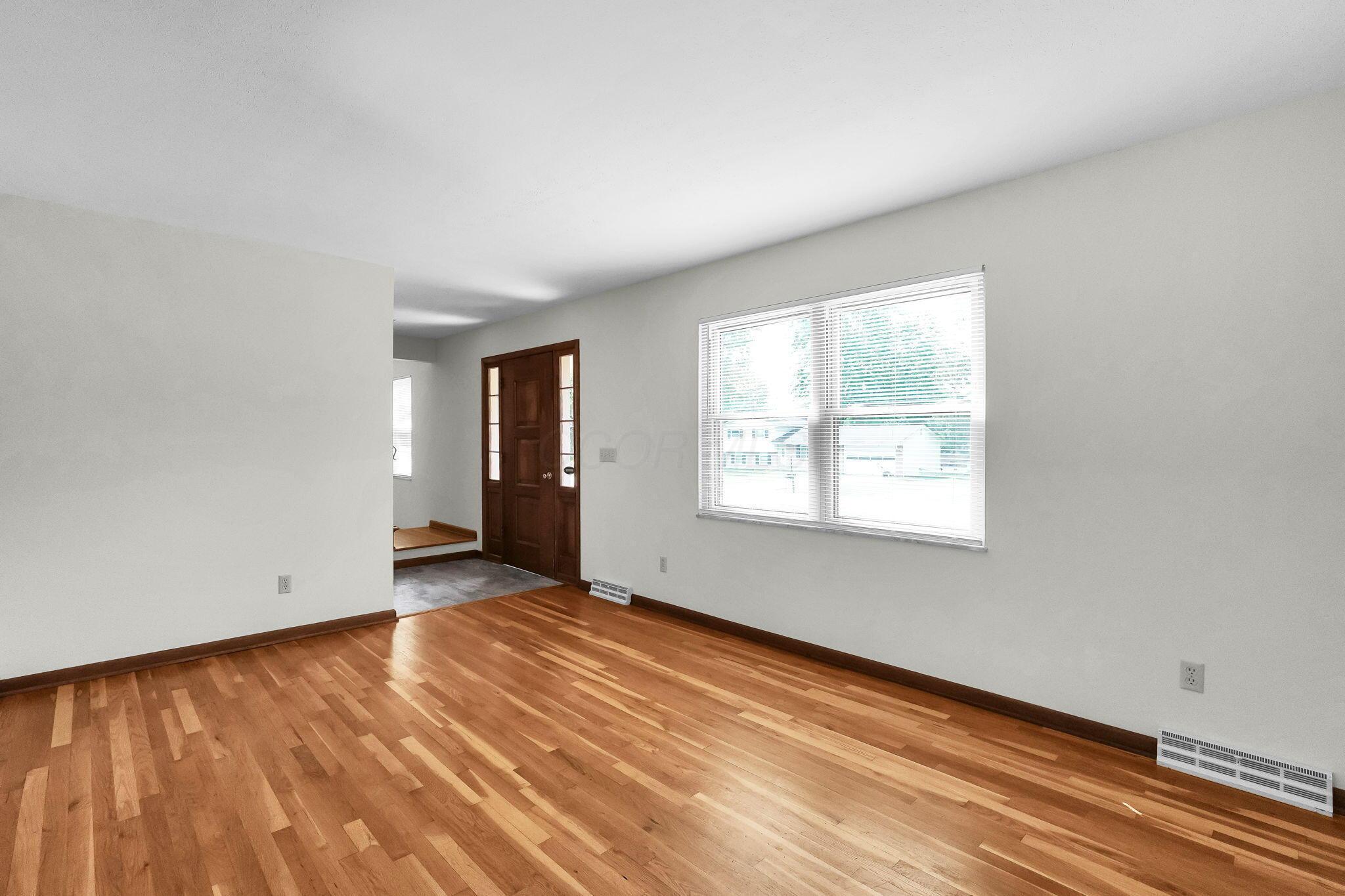 424 Lorraine Drive Property Photo 7