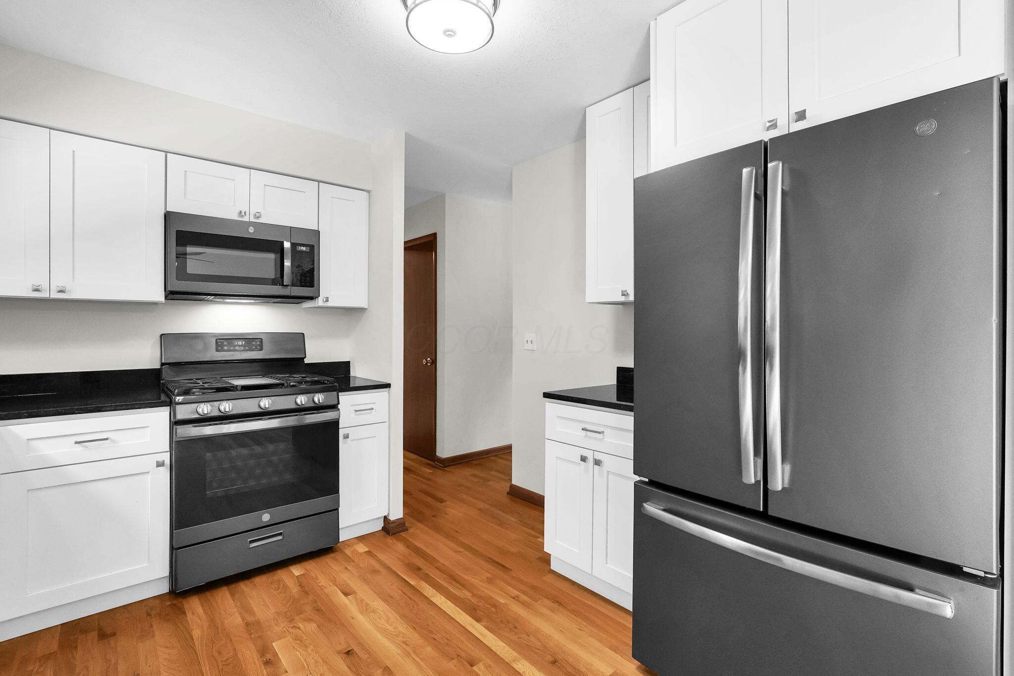 424 Lorraine Drive Property Photo 8