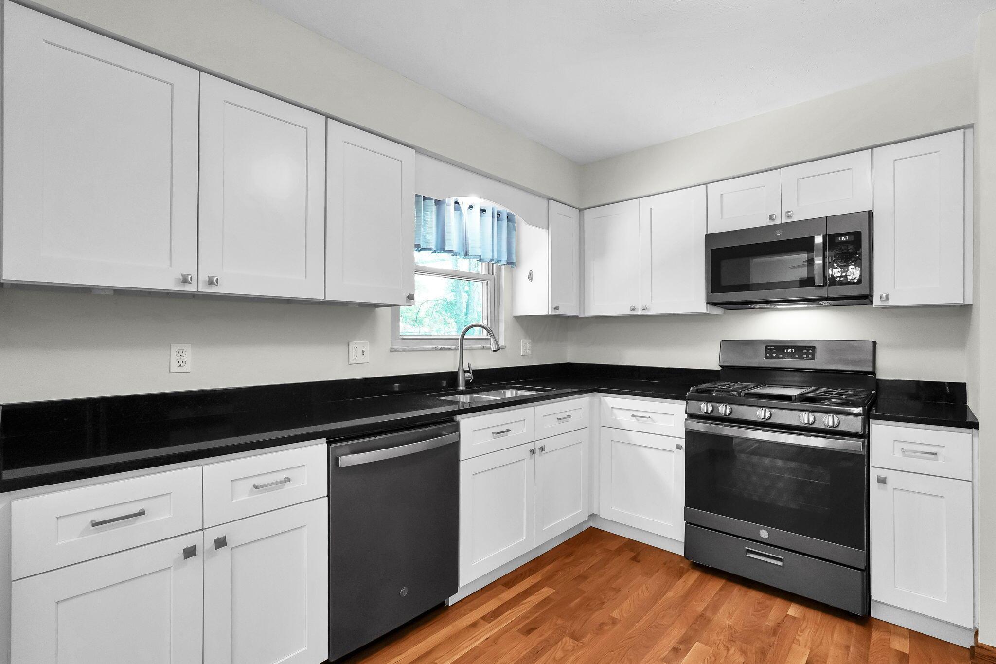424 Lorraine Drive Property Photo 9