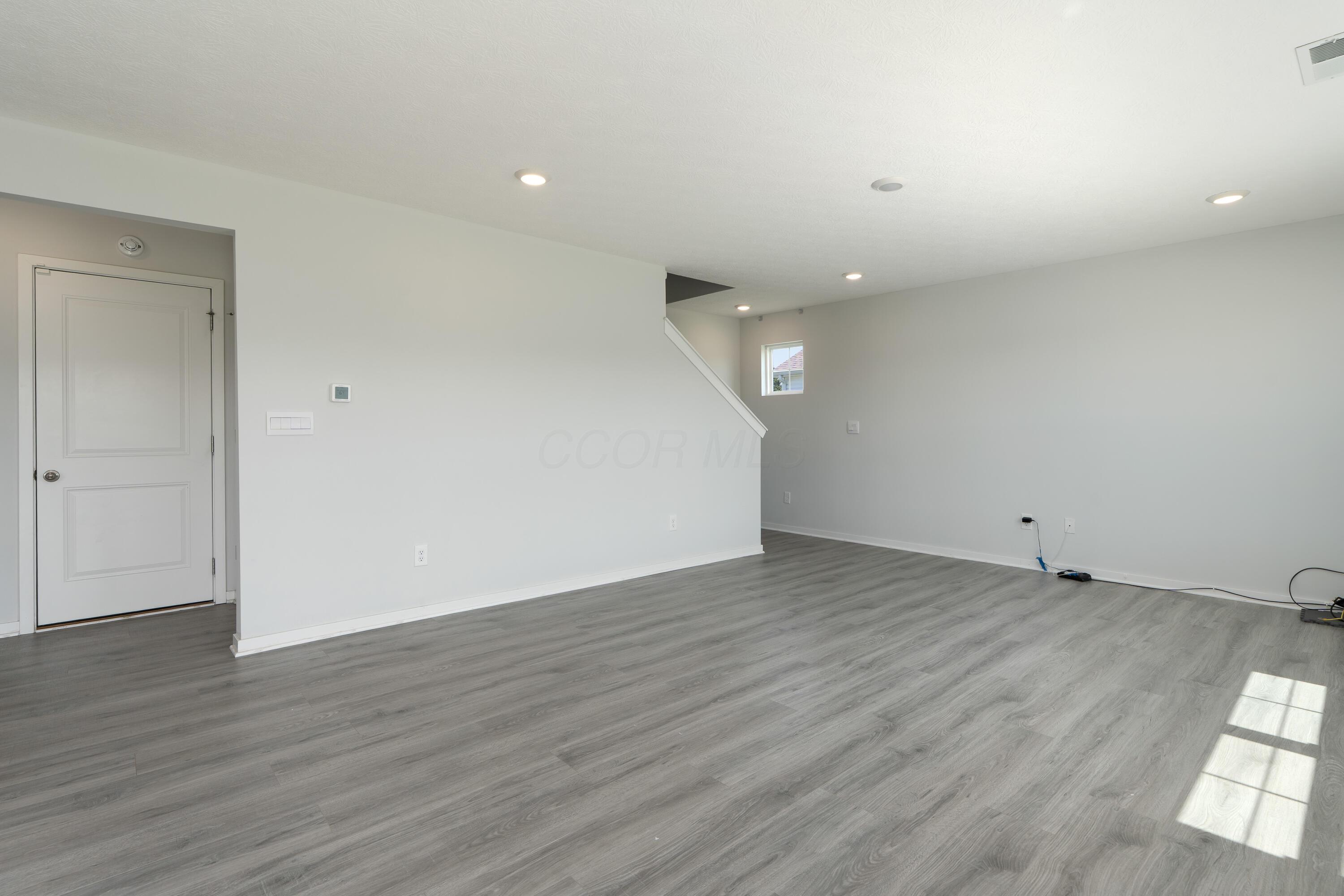 403 St James Property Photo 13