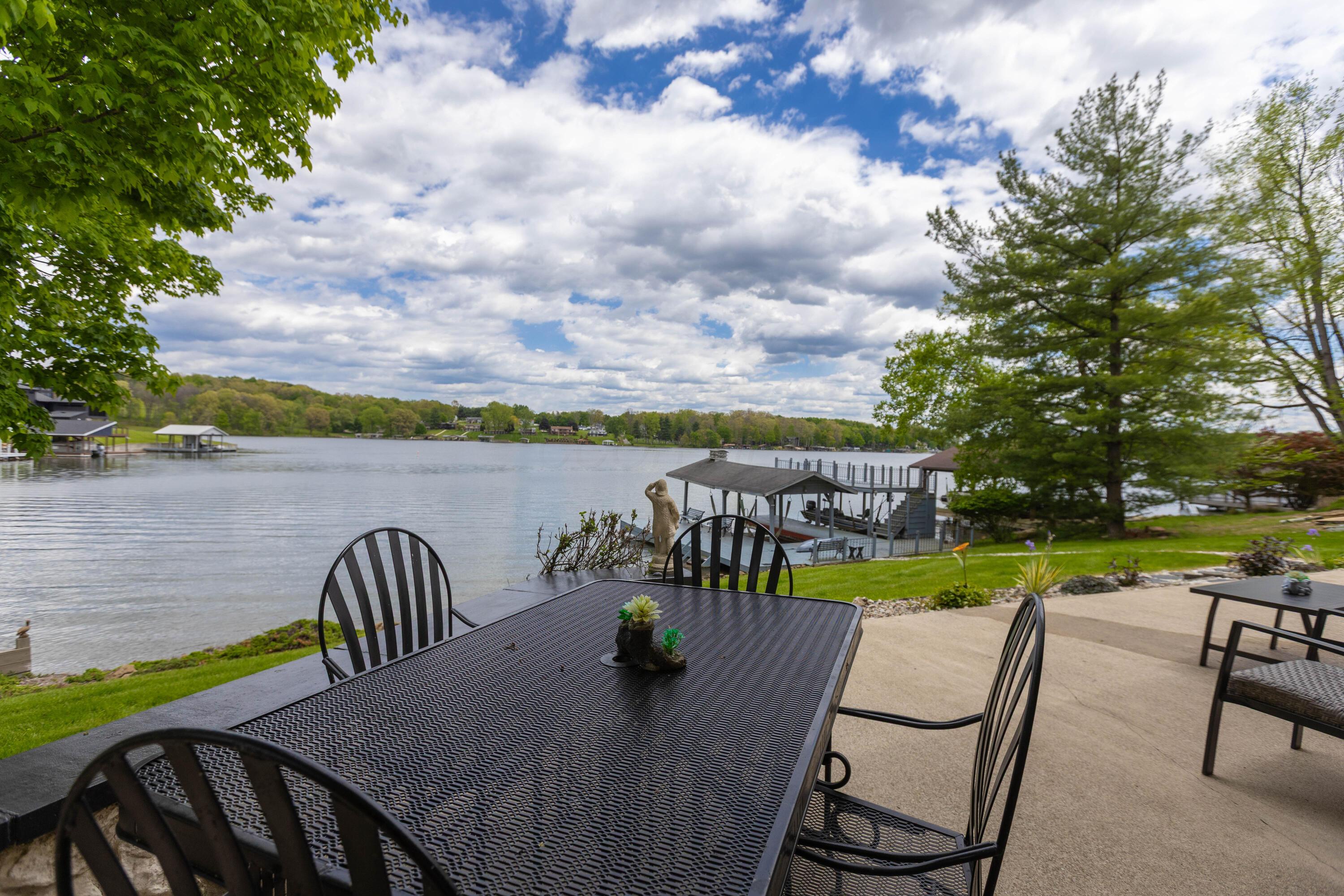 381 Northern Spy Circle Property Photo 8