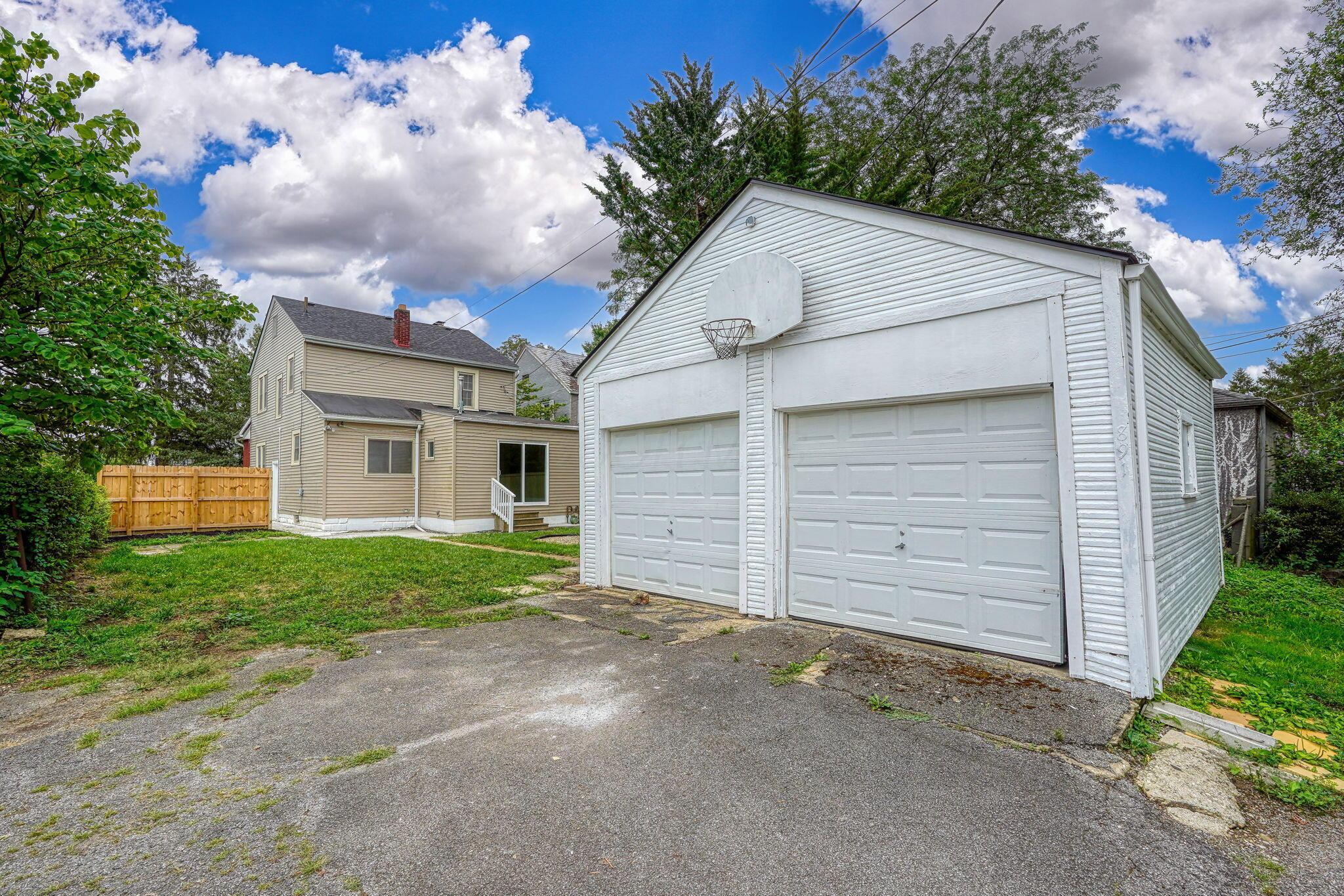 891 Vernon Road Property Photo 10