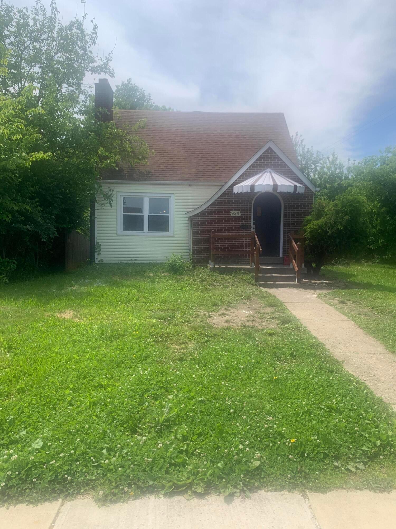 929 Bulen Avenue Property Photo 1