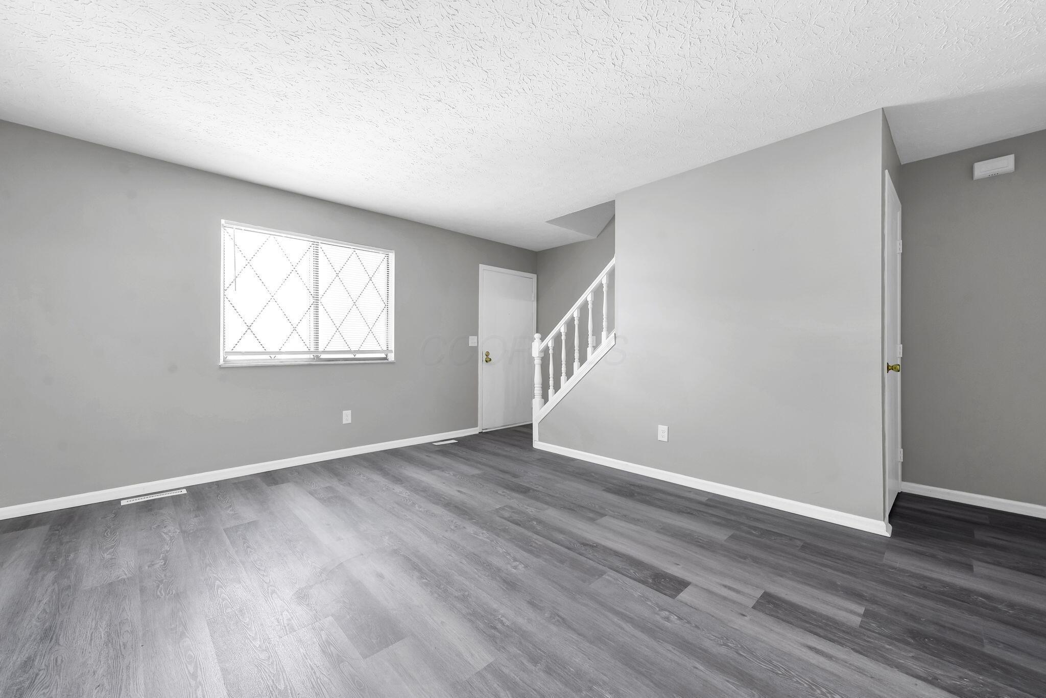 3083 Highcliff Court Property Photo 4