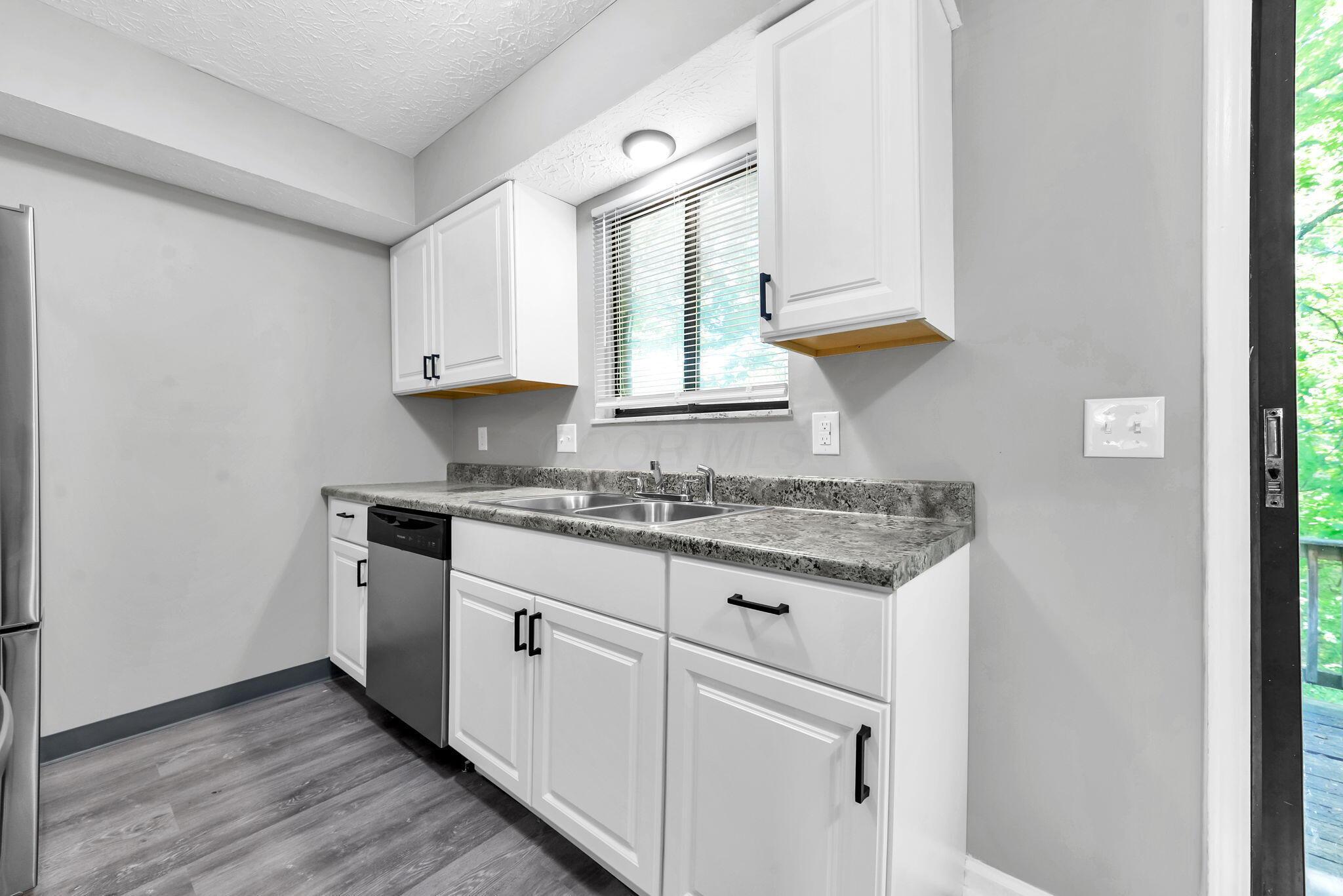 3083 Highcliff Court Property Photo 6