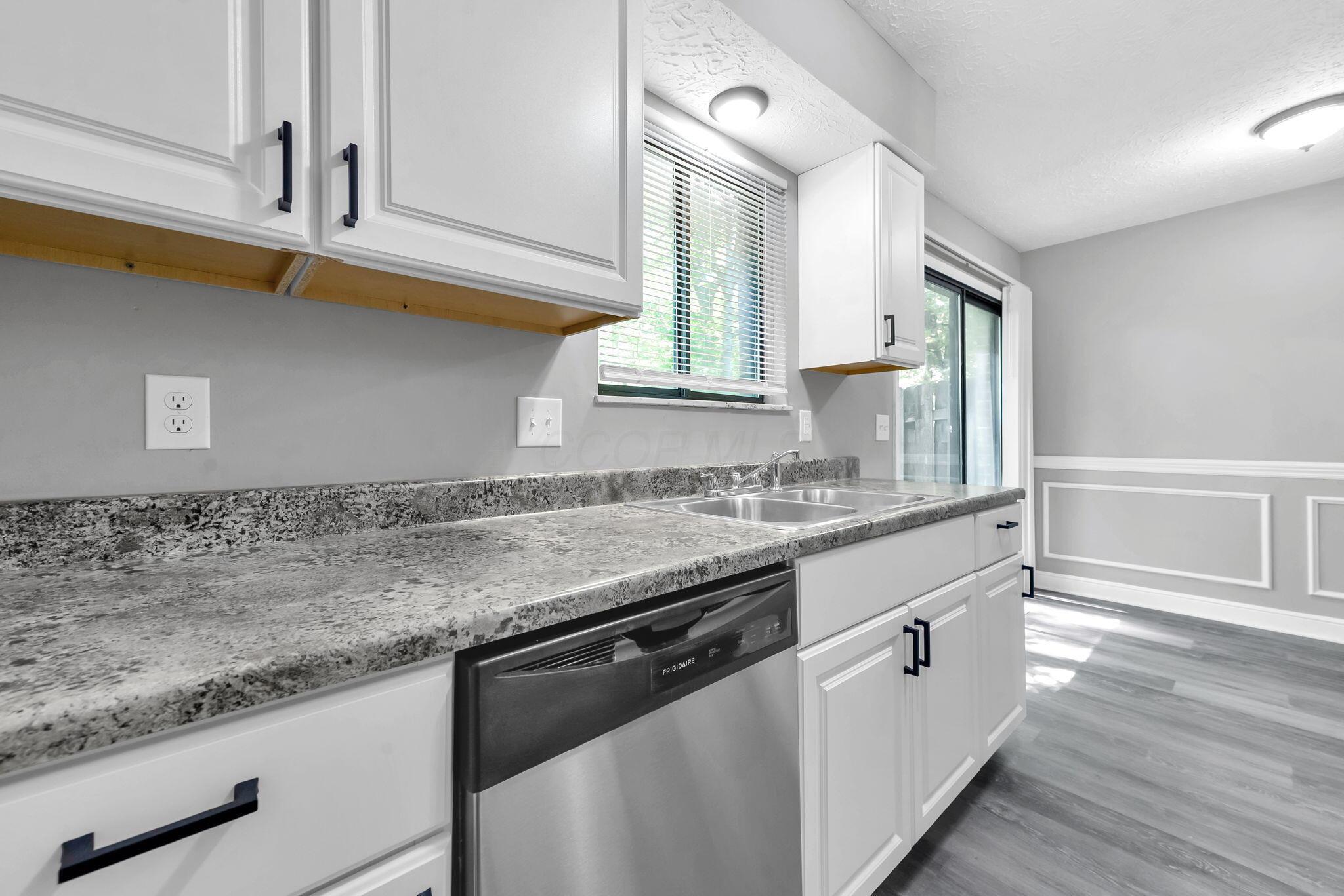 3083 Highcliff Court Property Photo 8