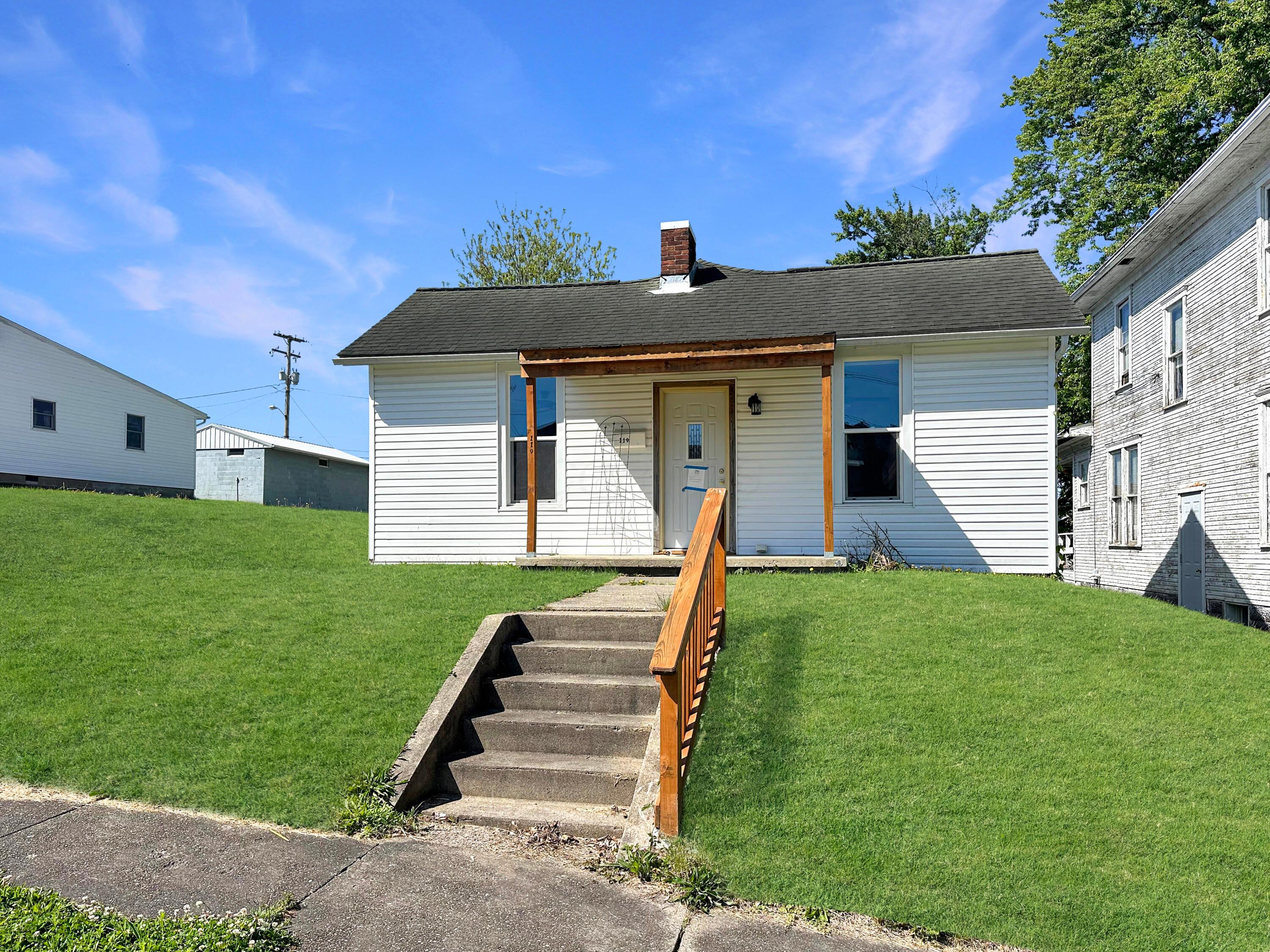 119 N High Street Property Photo 1
