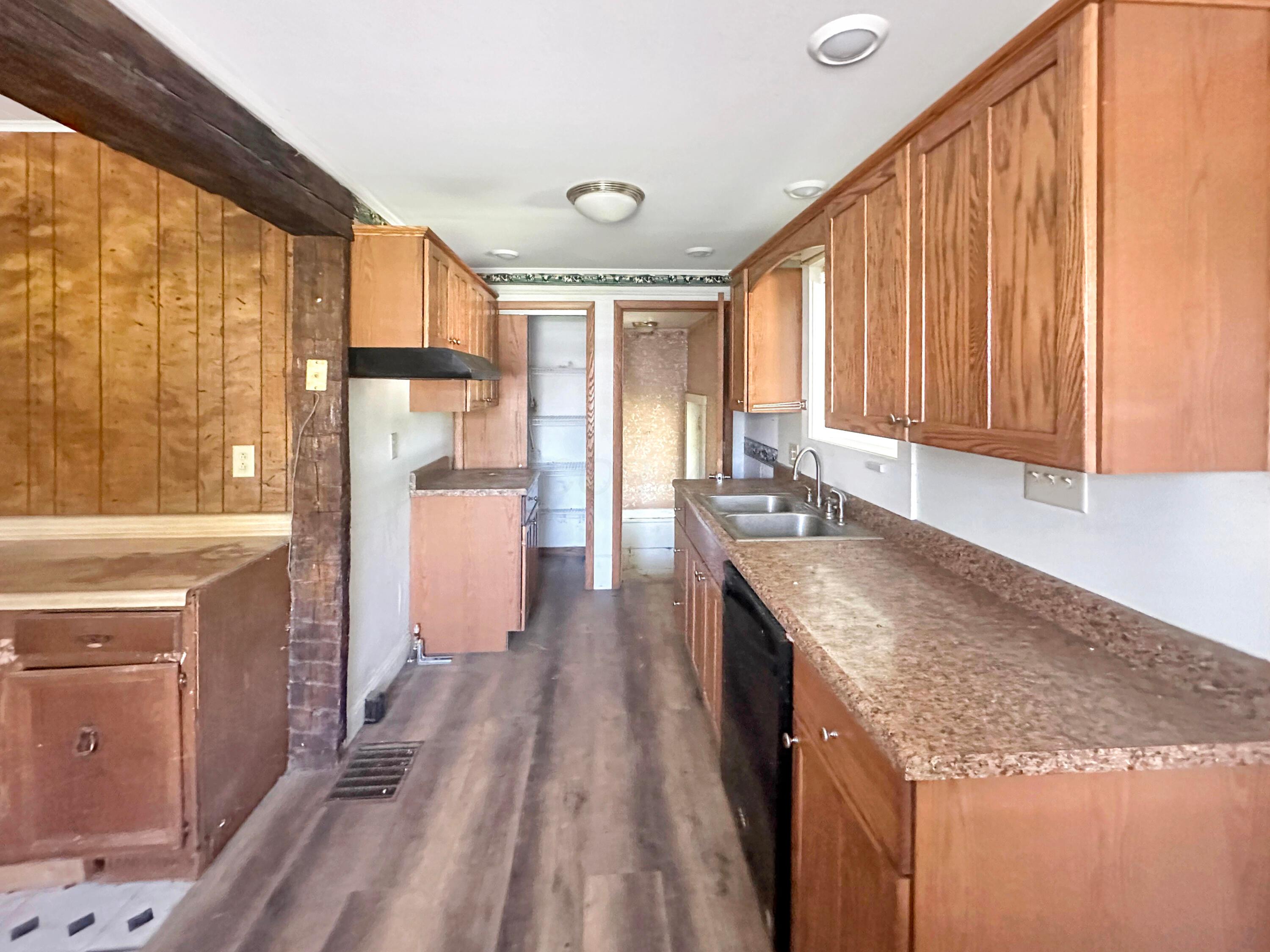 200 S Maple Heights Property Photo 8