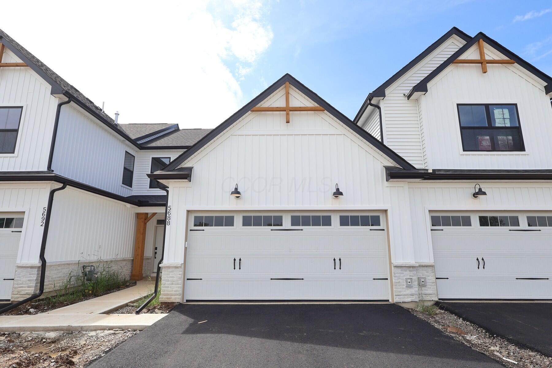 5688 Dutch Lane Property Photo 1