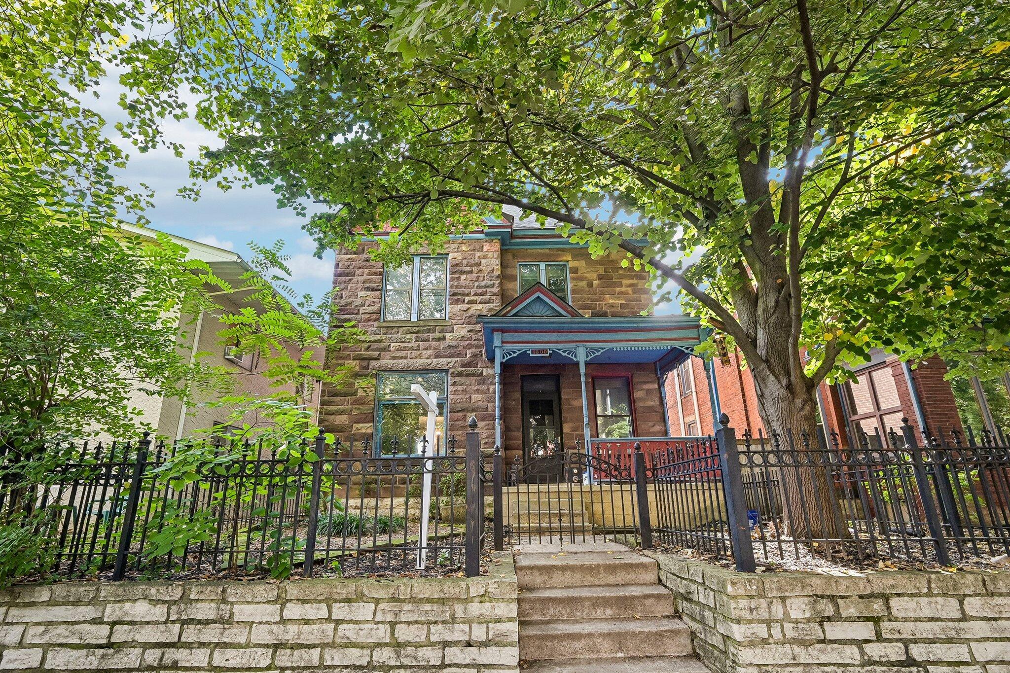 1300 Neil Avenue Property Photo 3