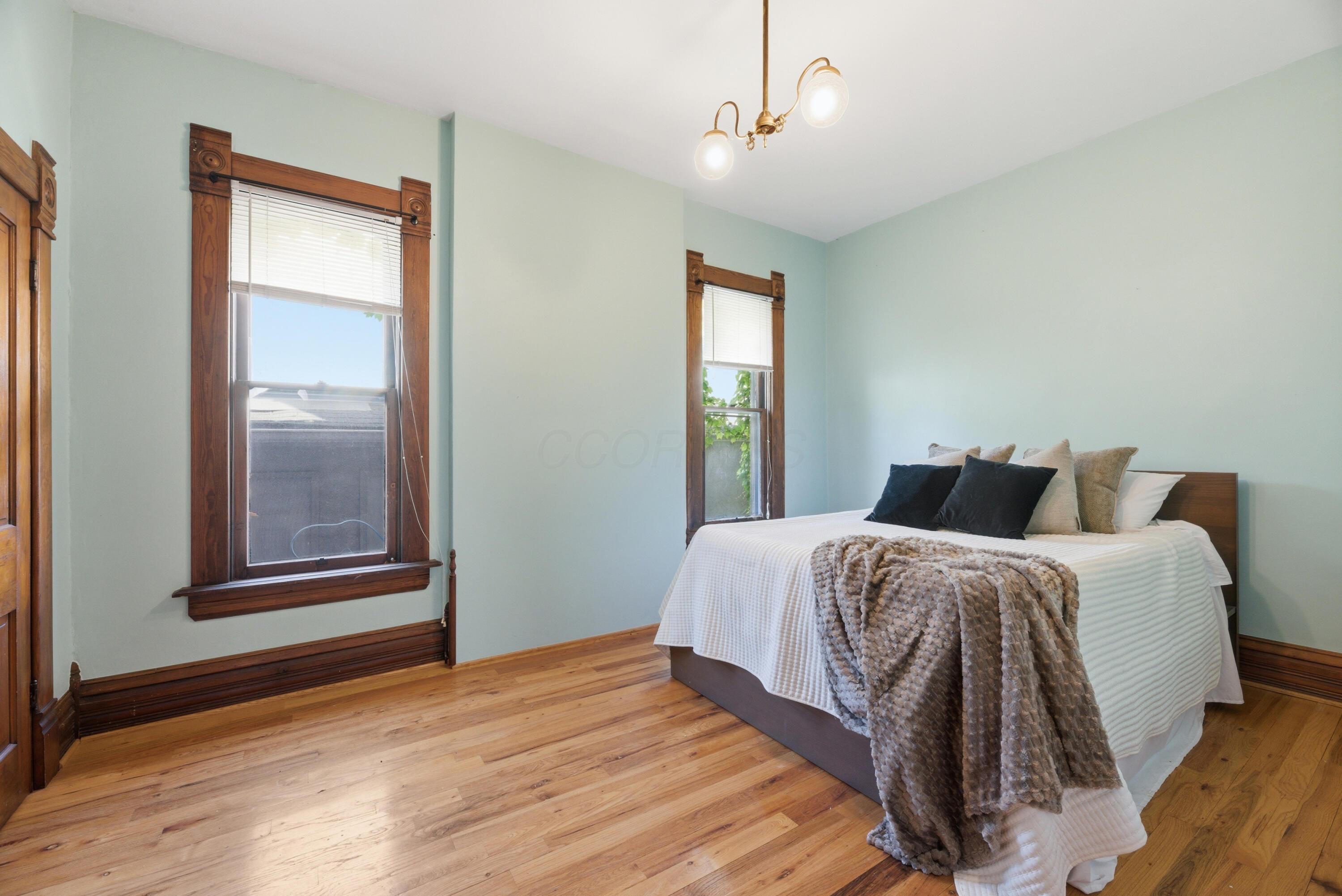 1300 Neil Avenue Property Photo 17