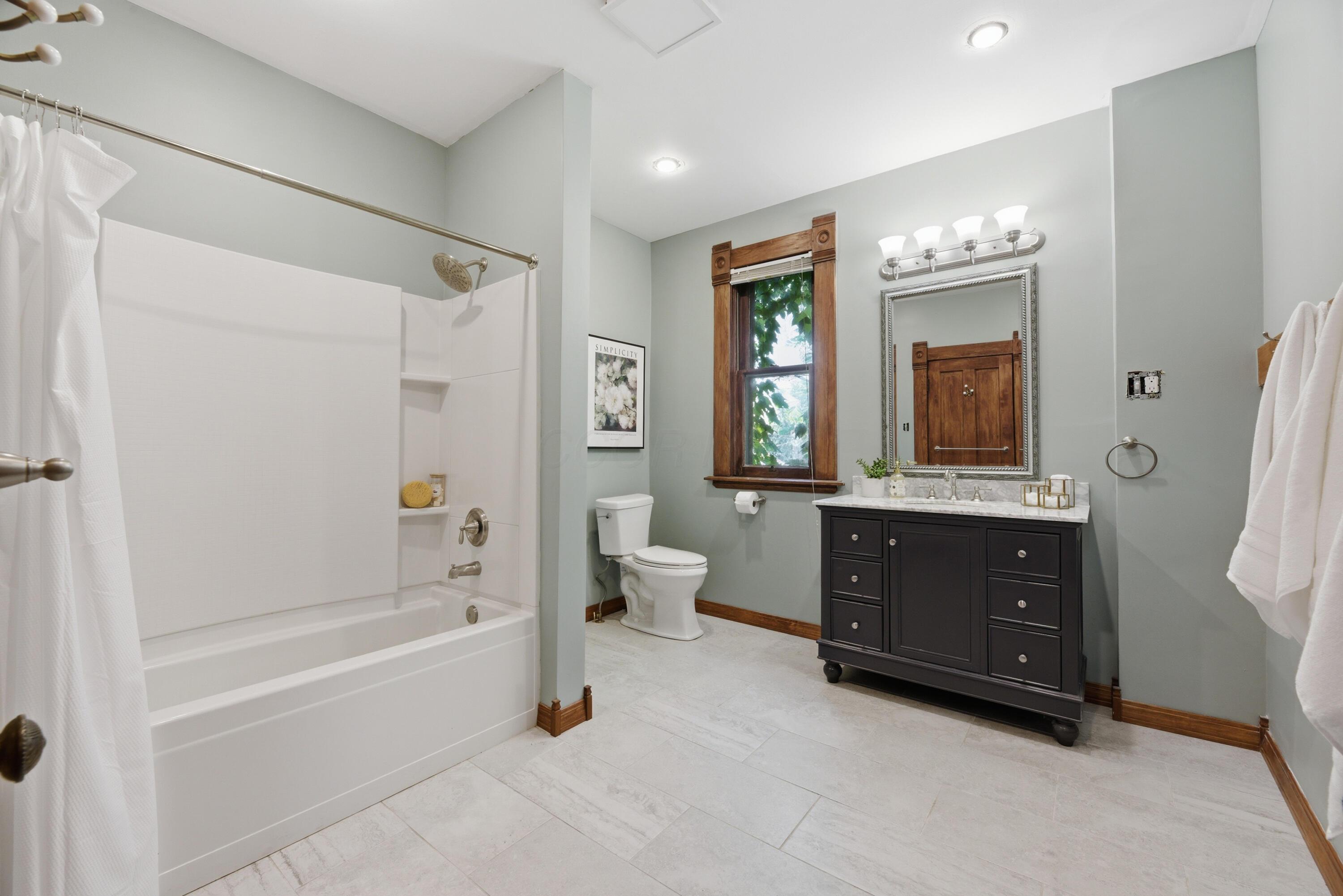 1300 Neil Avenue Property Photo 39