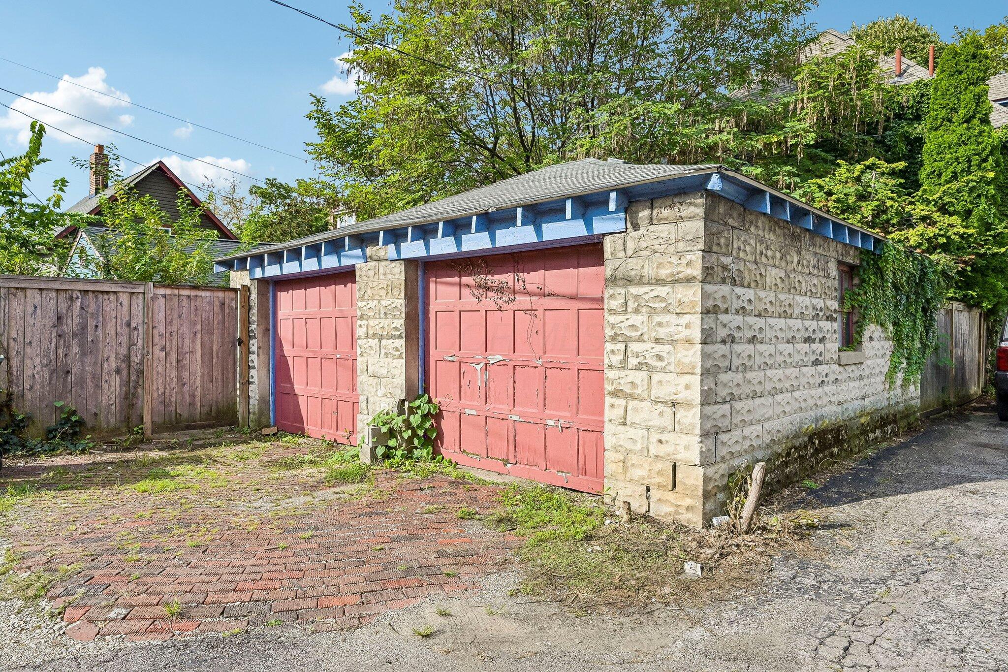 1300 Neil Avenue Property Photo 48