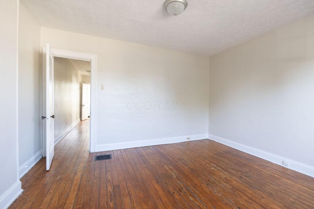 2741-2743 Steele Avenue Property Photo 23