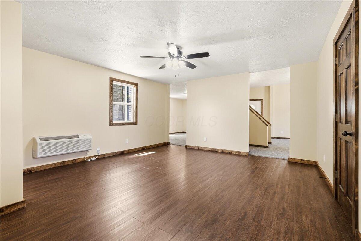 302 N Main Street Property Photo 6