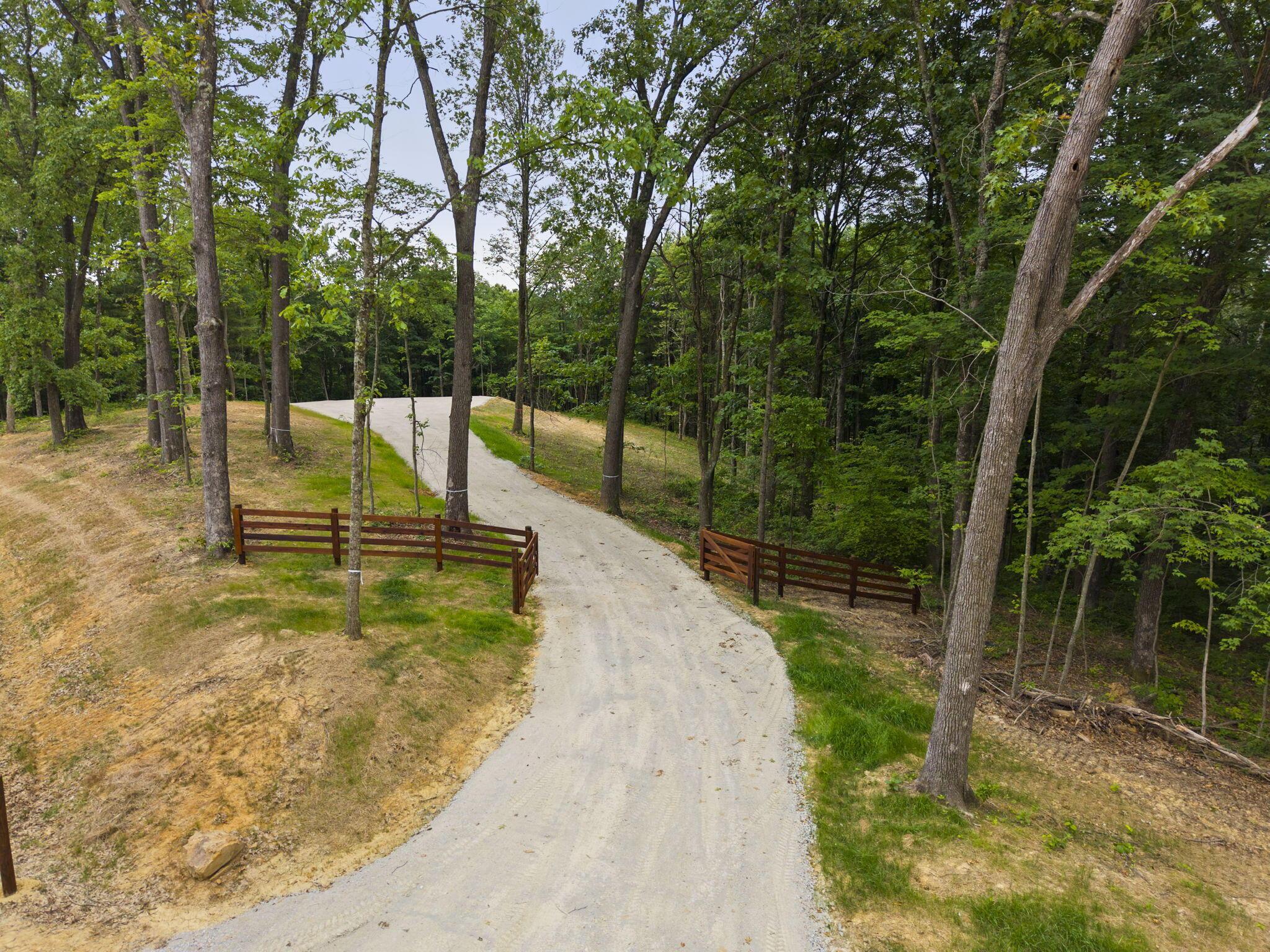 18573 Huggins Road Property Photo 4