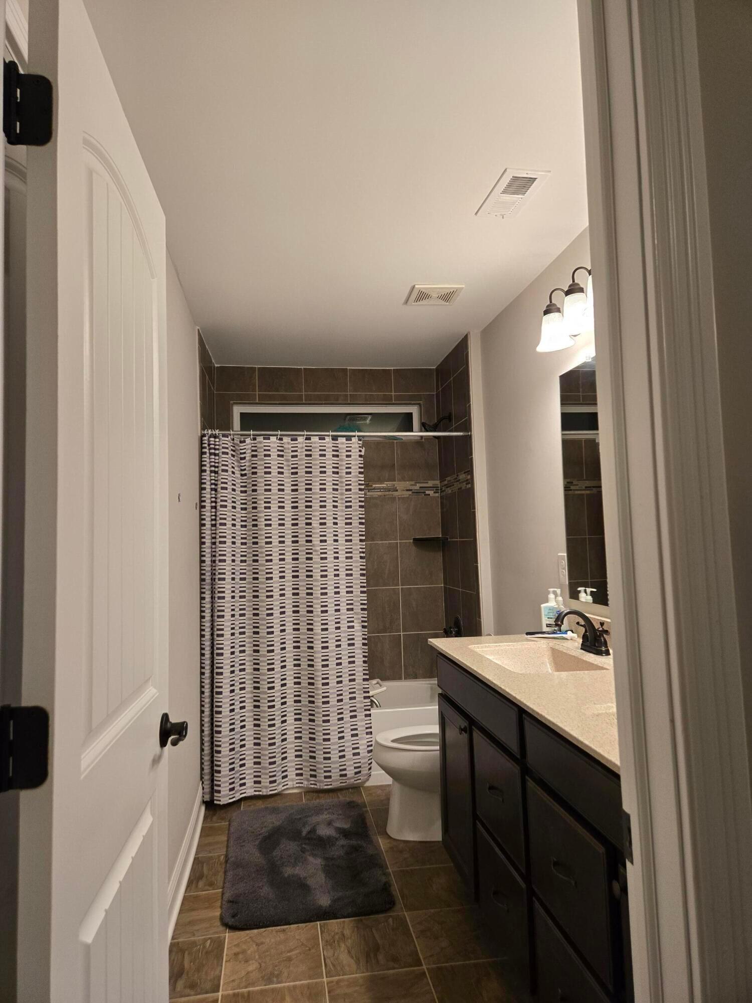 819 Kelburn Lane Property Photo 14