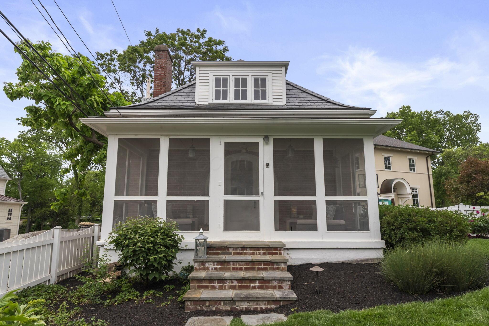 1875 Roxbury Road Property Photo 5