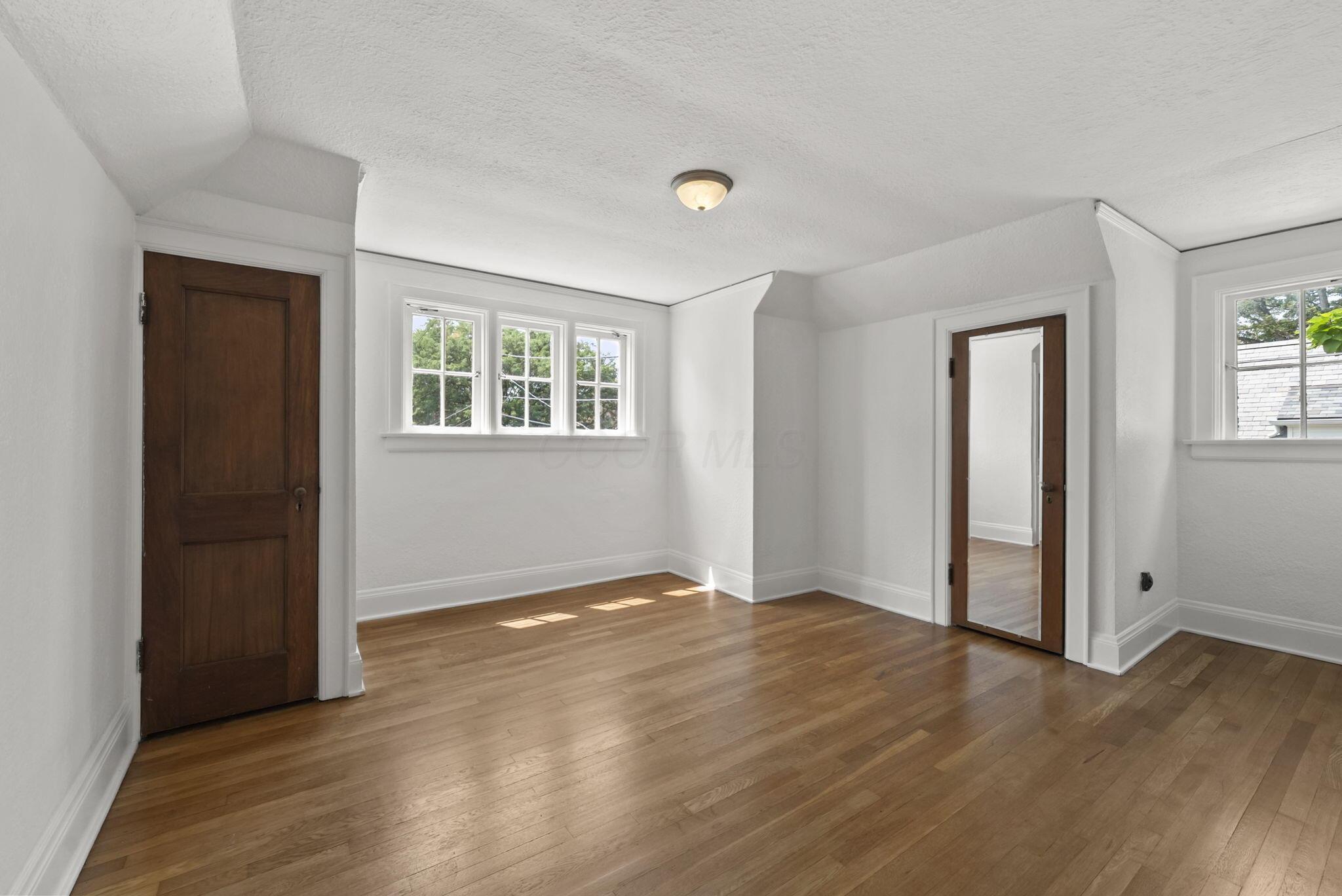 1875 Roxbury Road Property Photo 12