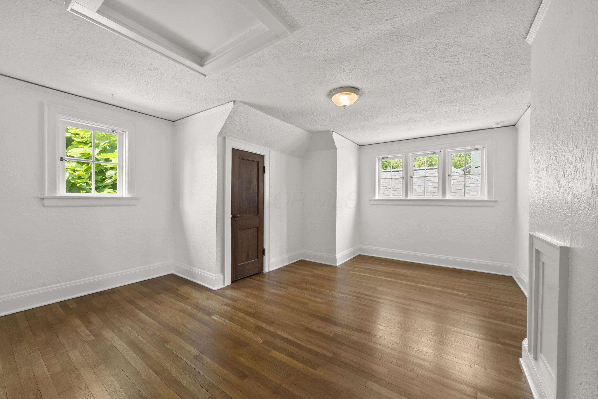 1875 Roxbury Road Property Photo 13