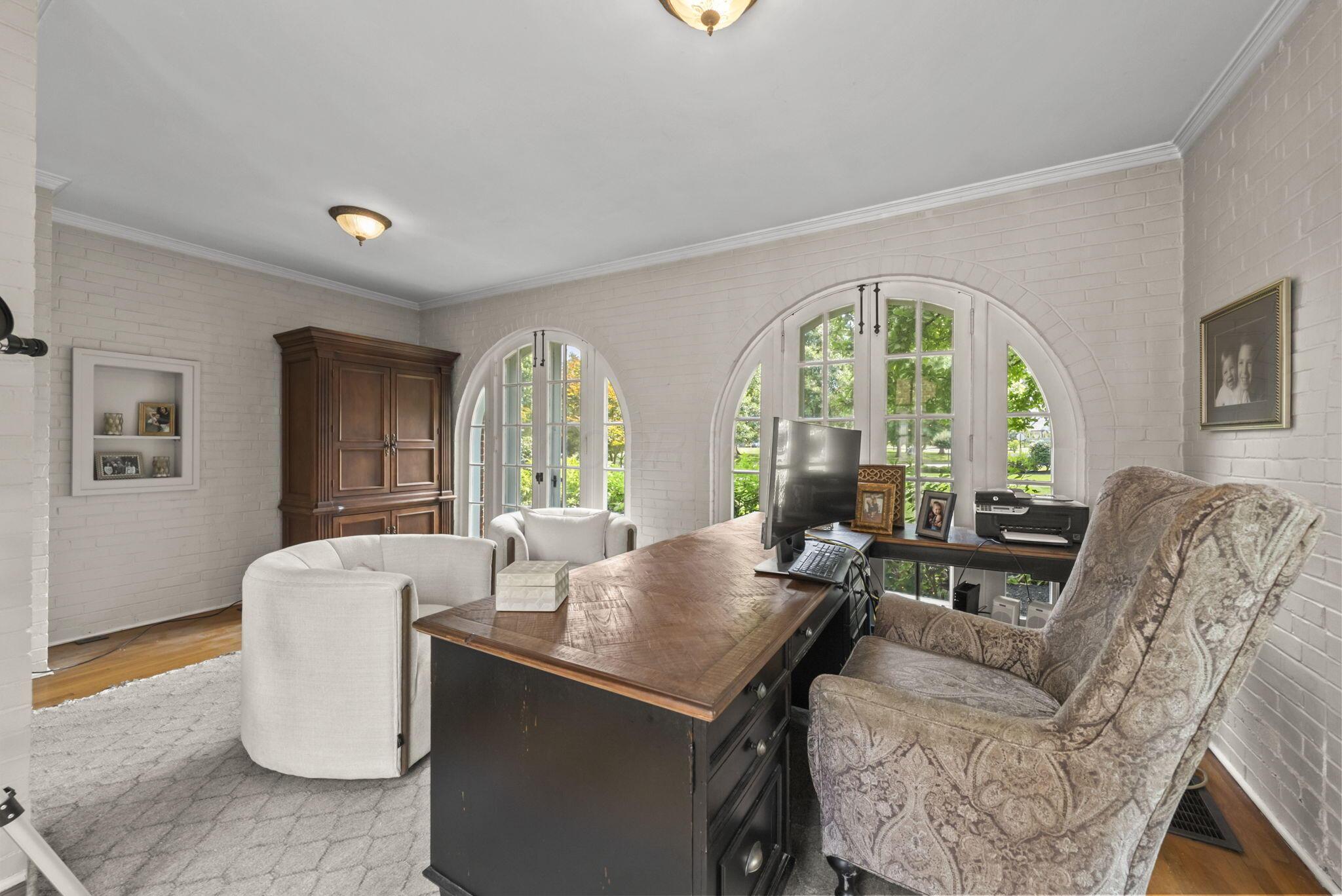 1875 Roxbury Road Property Photo 19