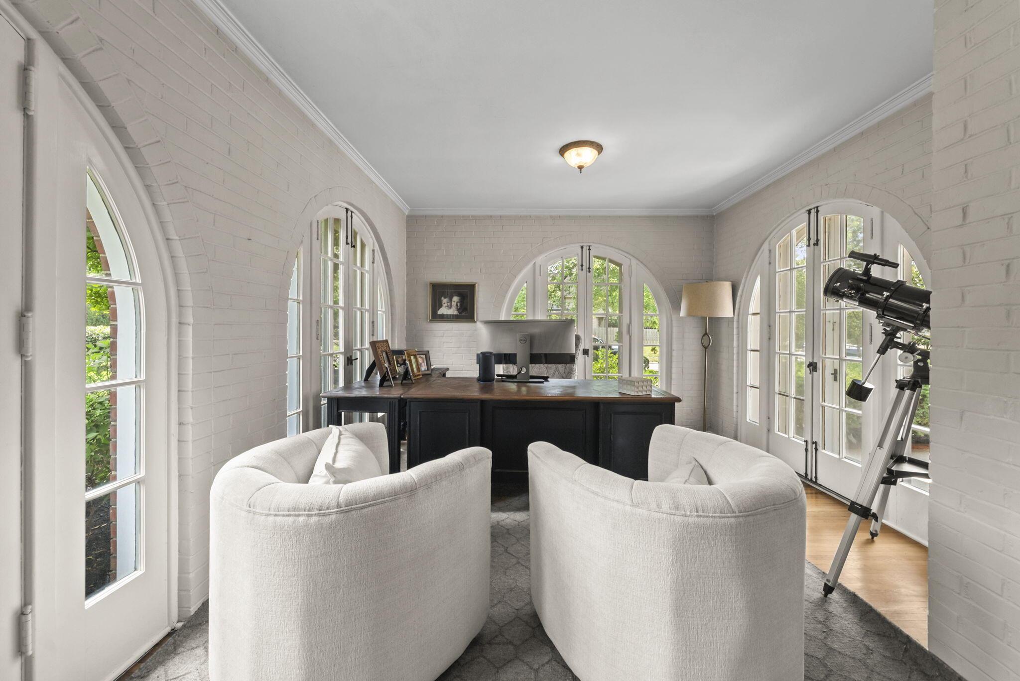 1875 Roxbury Road Property Photo 20
