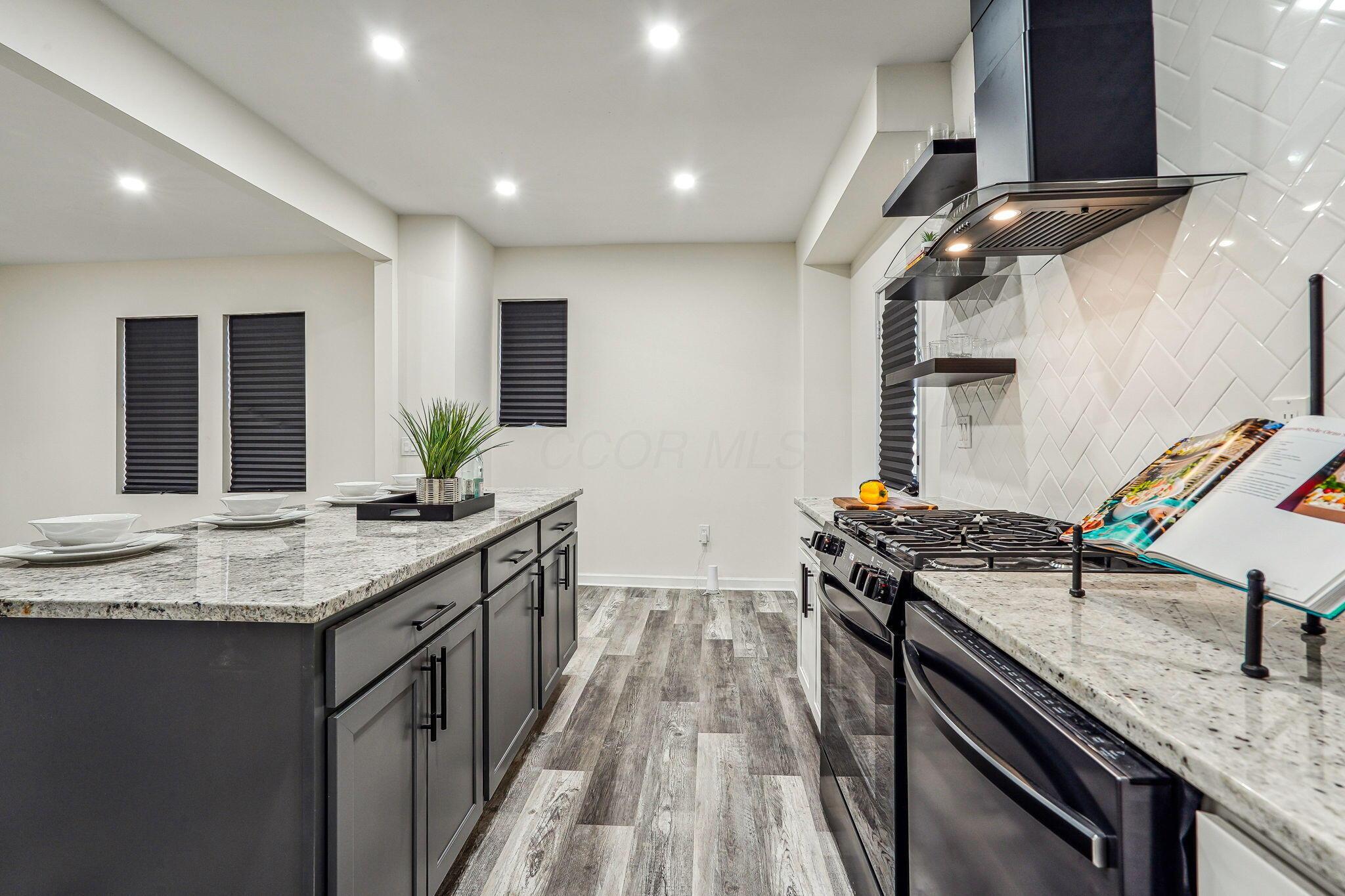 410 S Central Avenue Property Photo 15
