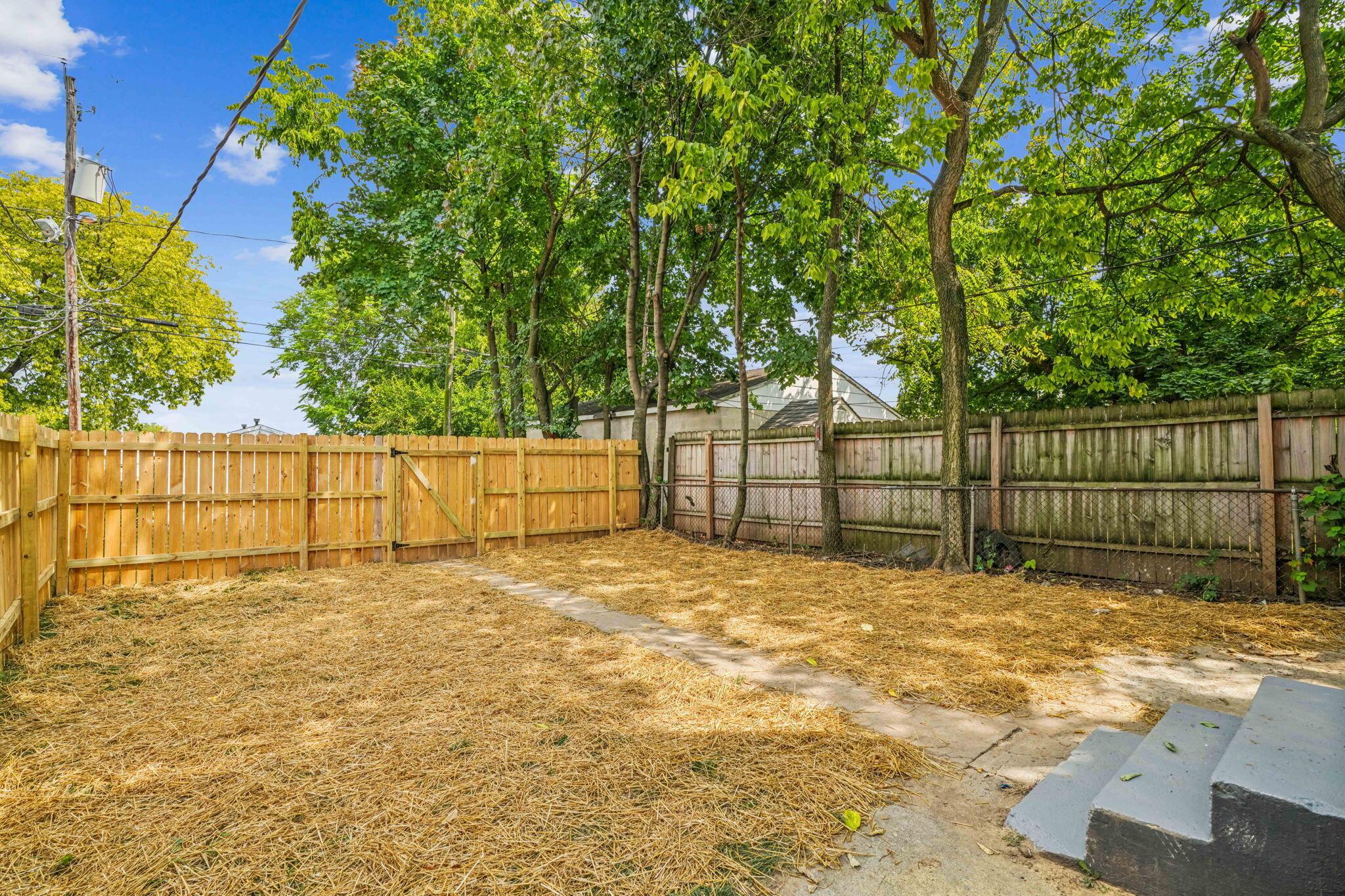 410 S Central Avenue Property Photo 41