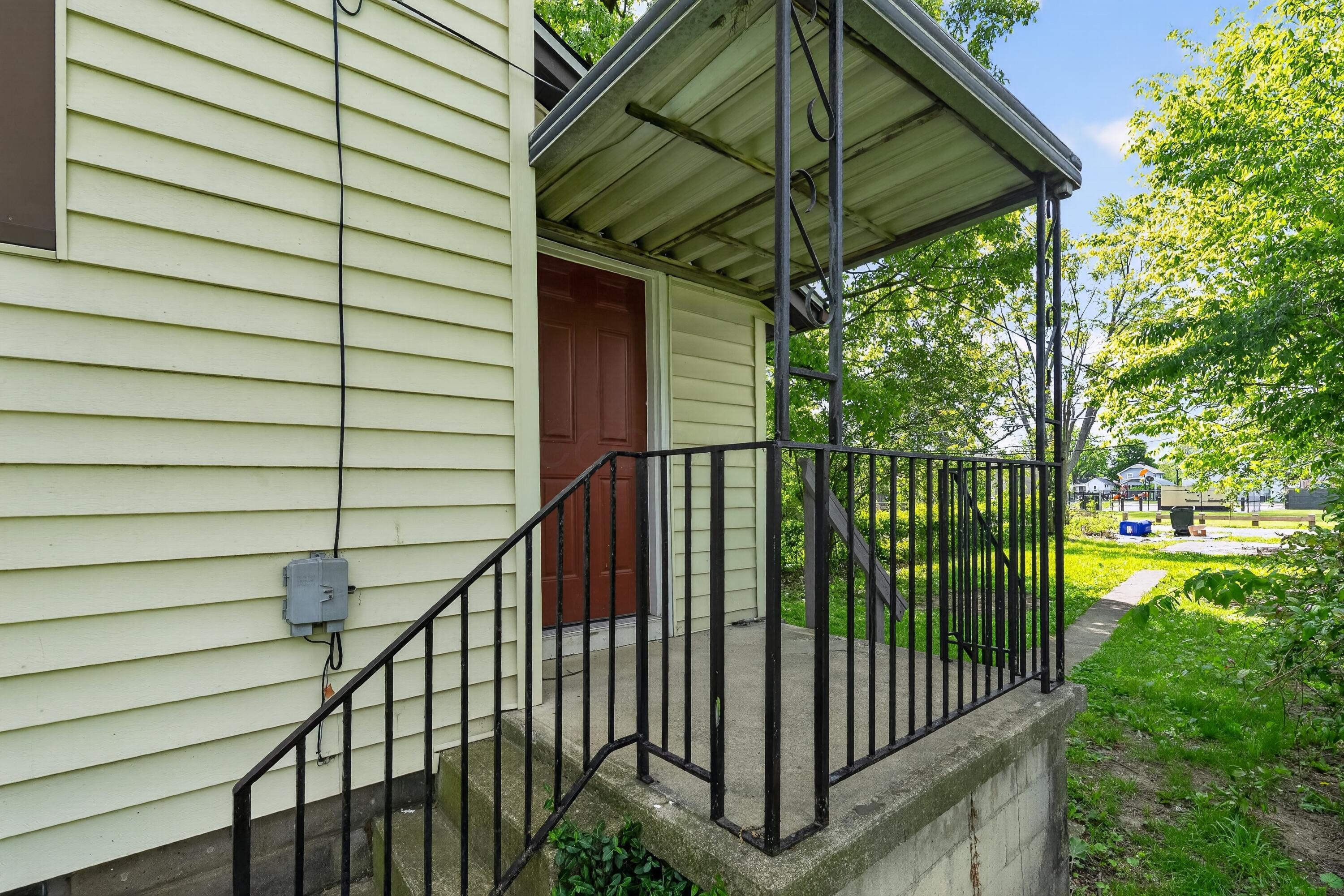 1389 Genessee Avenue Property Photo 6