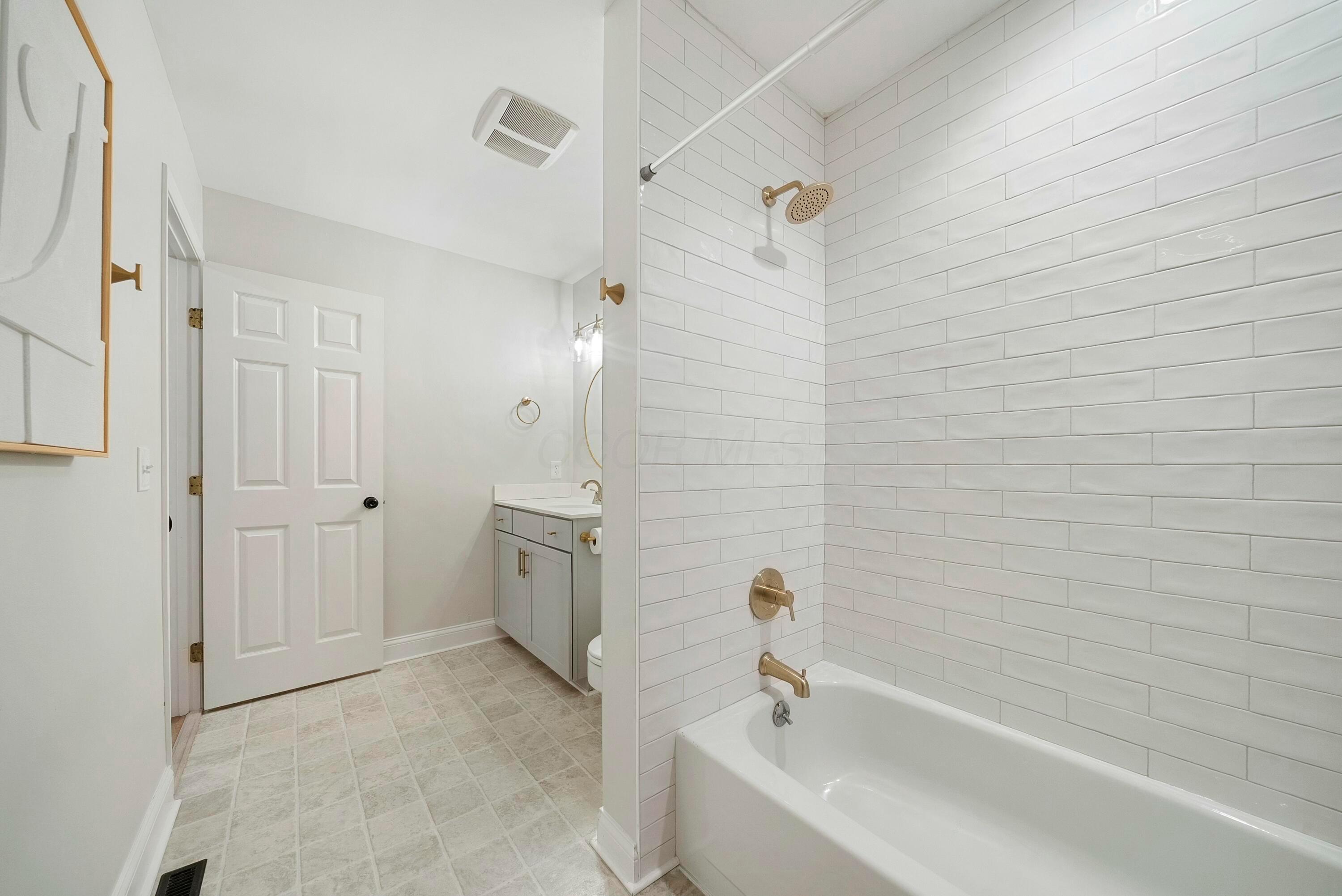 344 W 4th Avenue Property Photo 19