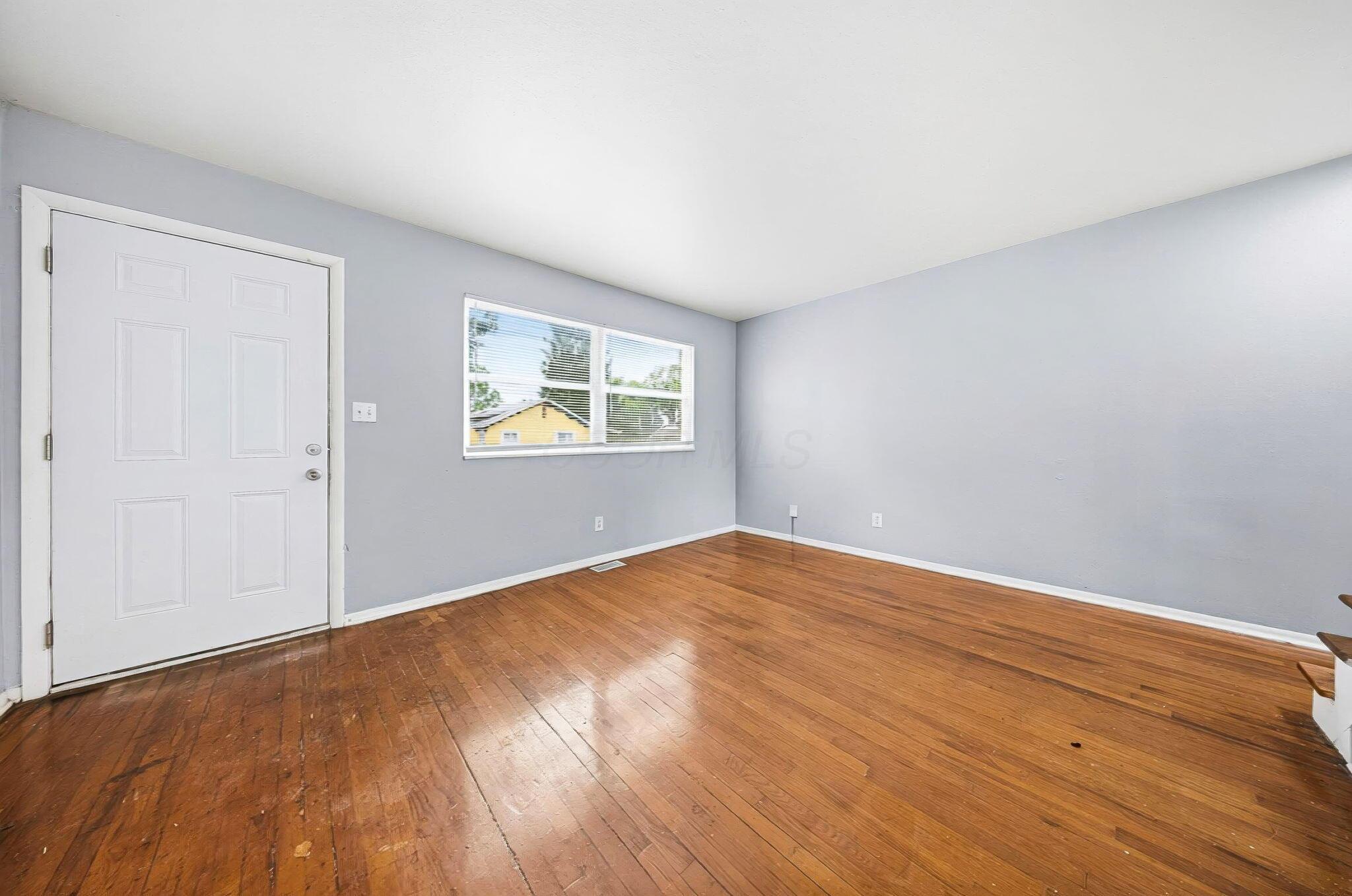 226017433 Property Photo 8