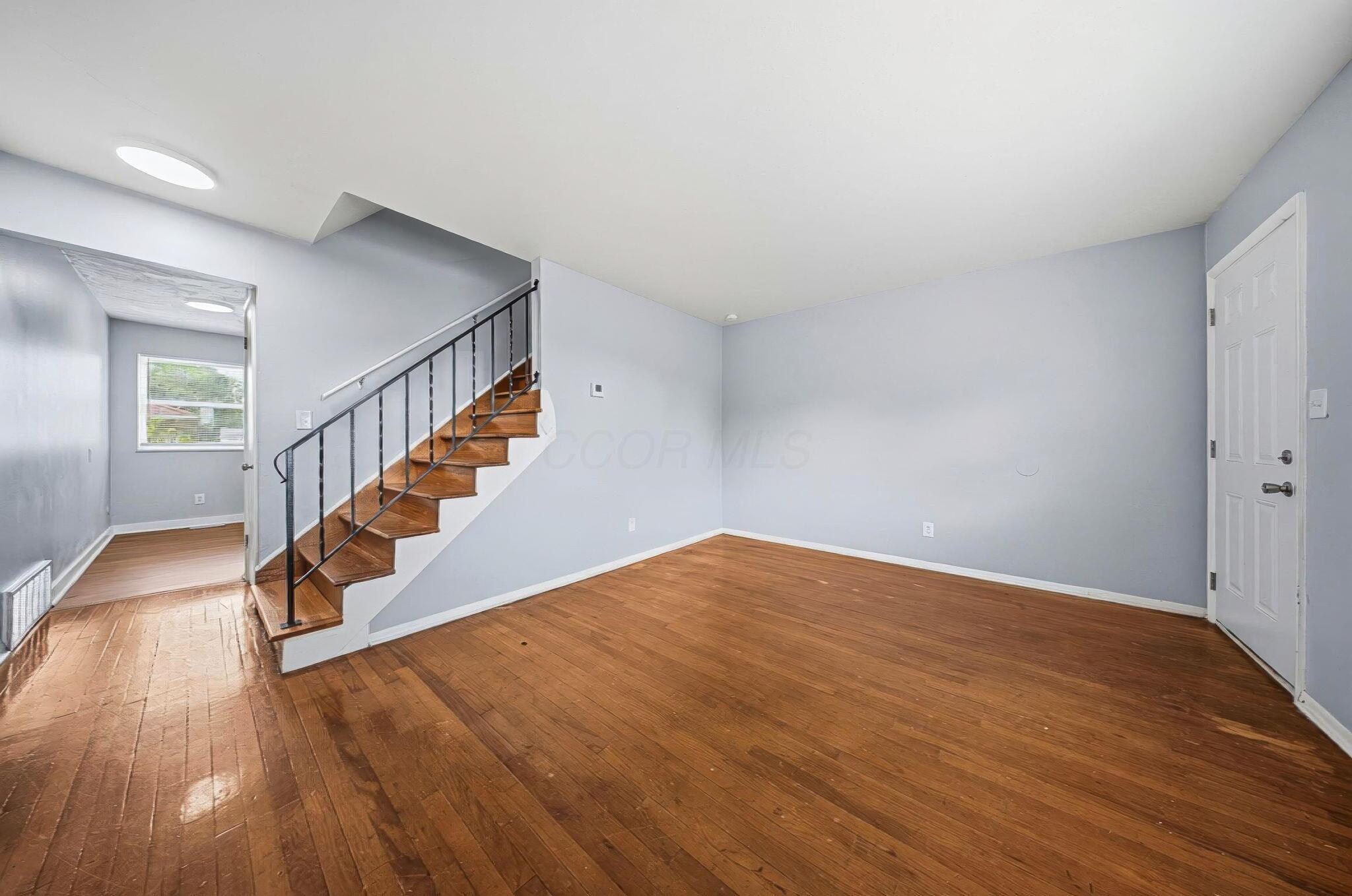 226017433 Property Photo 10