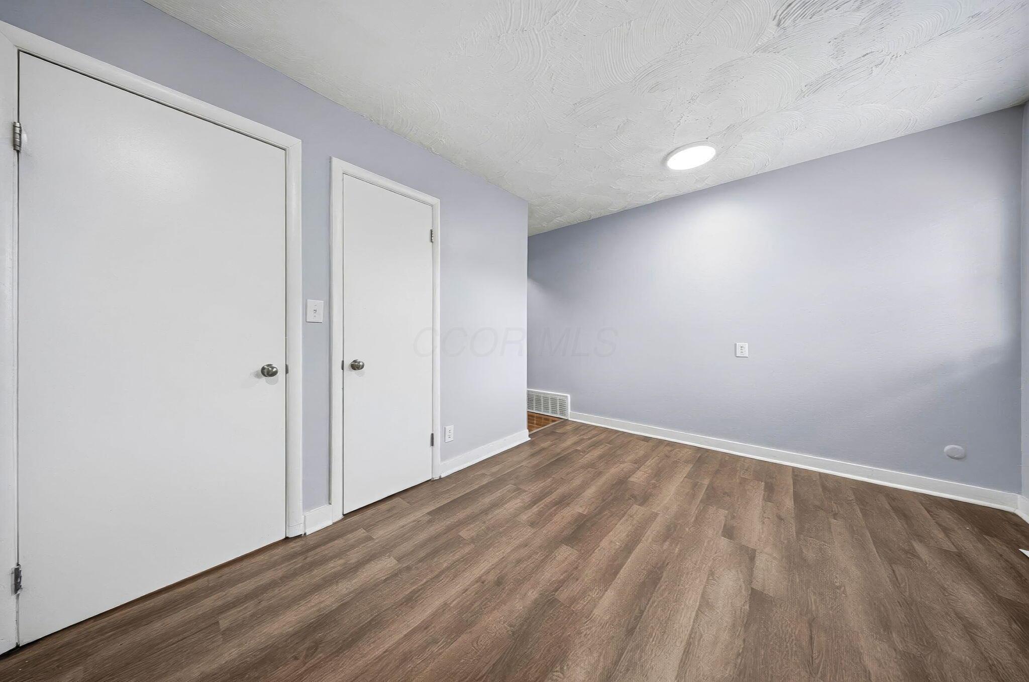 226017433 Property Photo 14