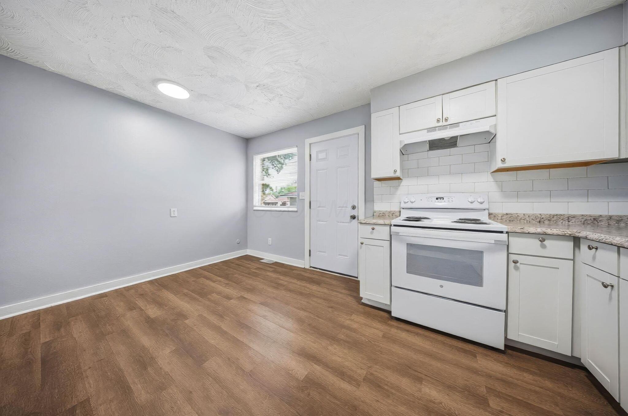 226017433 Property Photo 15