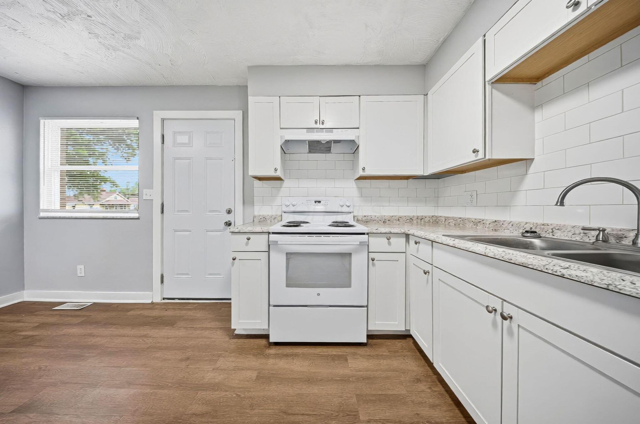 226017433 Property Photo 16