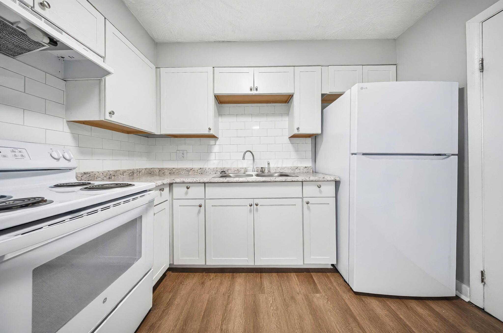 226017433 Property Photo 18
